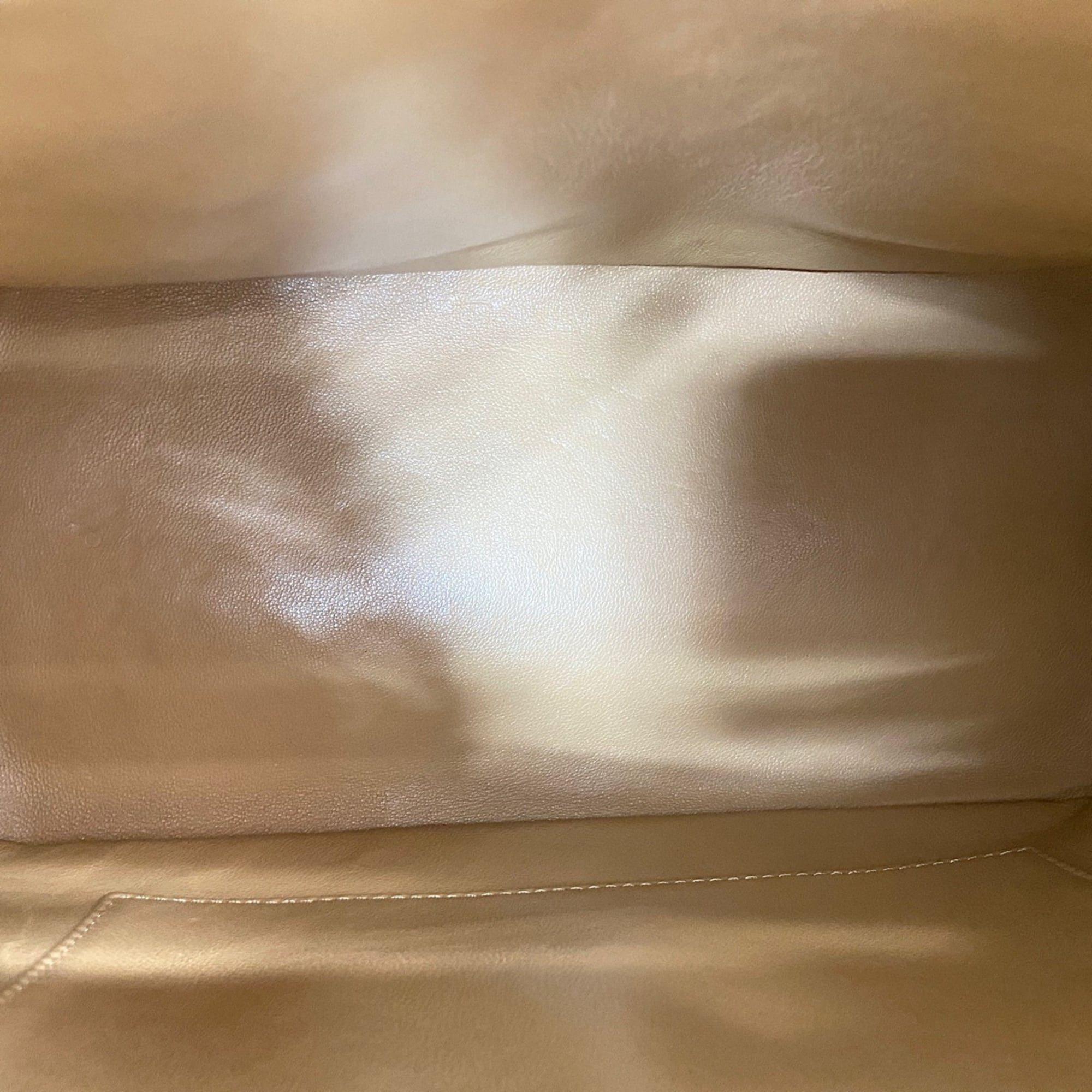 Chanel Beige Tote Bag (Pre-Owned)