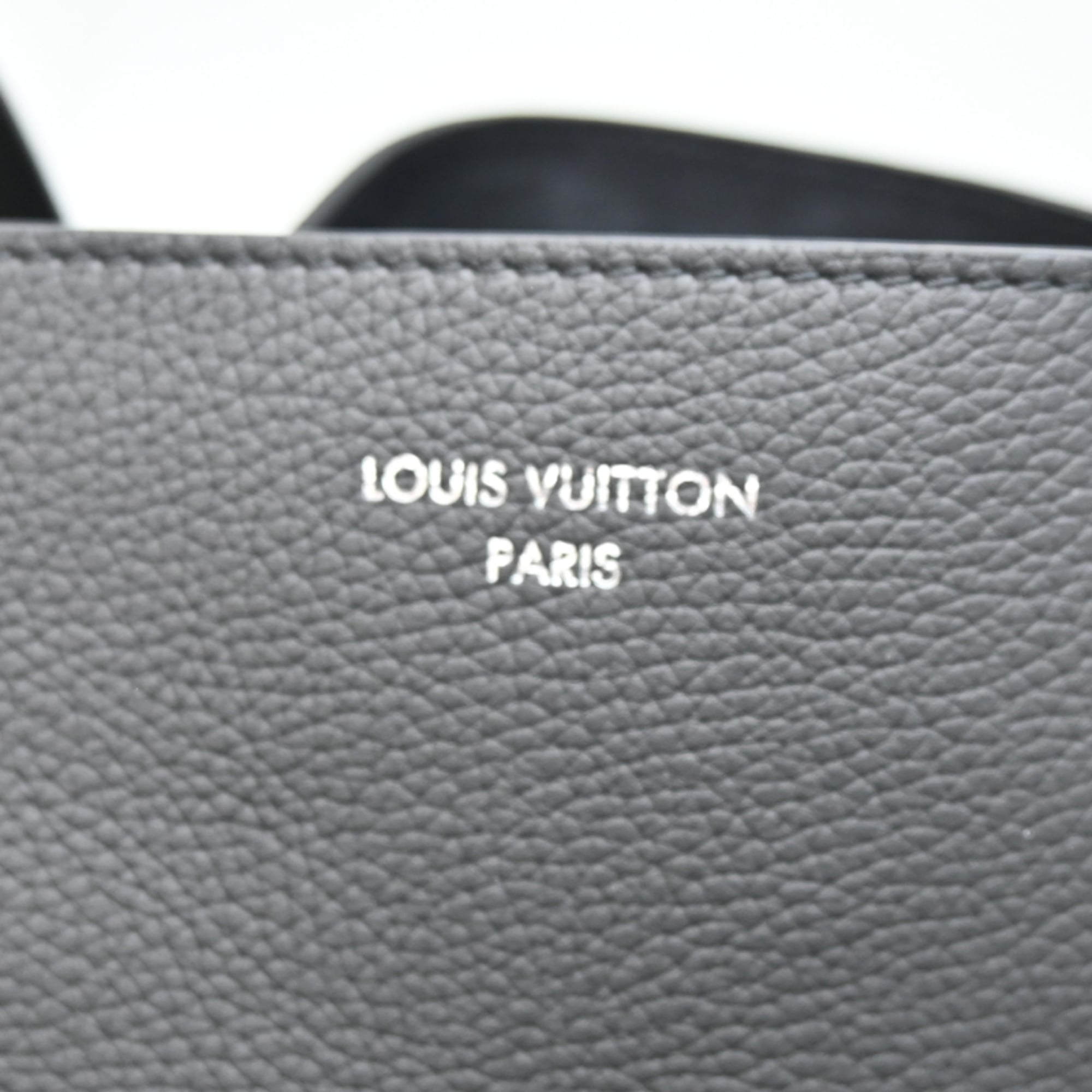 Louis Vuitton Black Noir Leather Pouch Tote Bag (Pre-Owned)