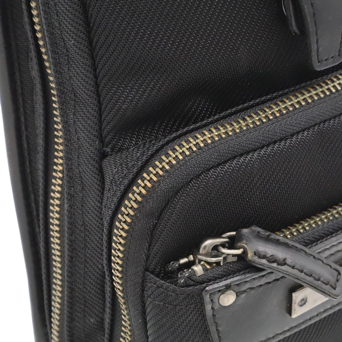 Burberry Black Nylon Canvas Leather Shoulder Bag Sling Bag (Pre-Owned)