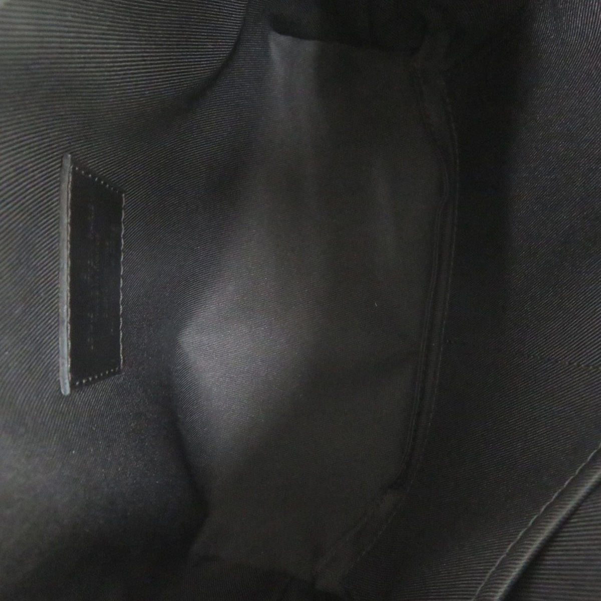 Louis Vuitton Black Leather Shoulder Bag (Pre-Owned)