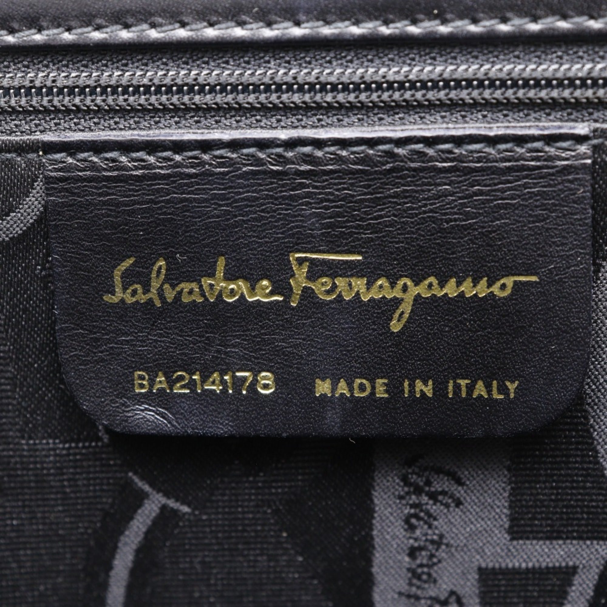Salvatore Ferragamo Black Leather Handbag (Pre-Owned)