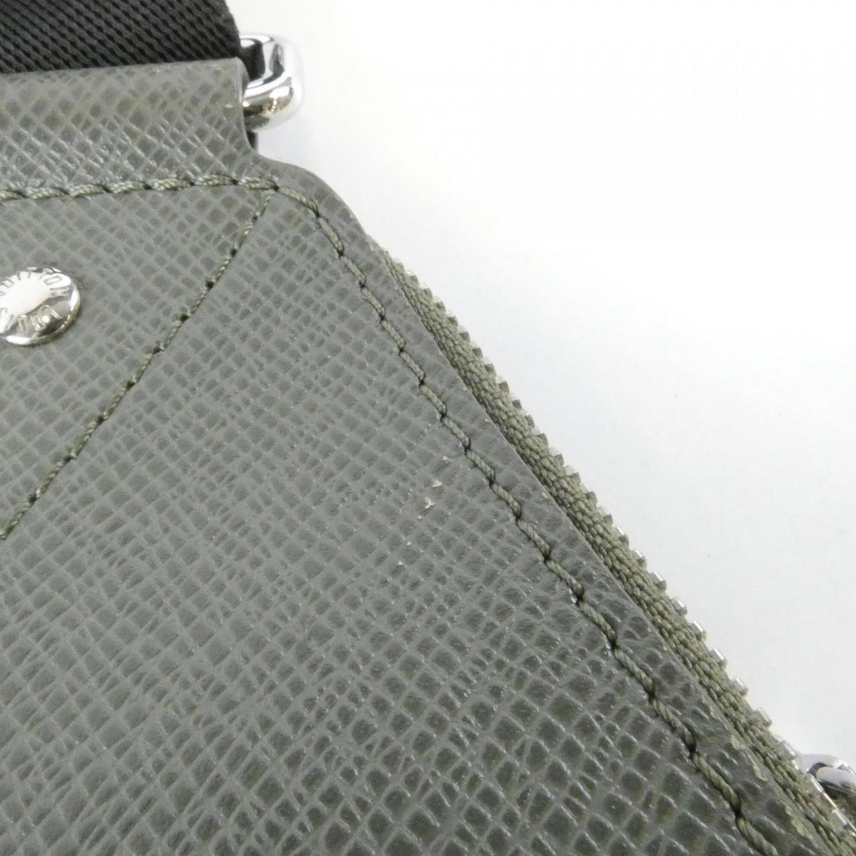 Louis Vuitton Green Vert Leather Shoulder Bag (Pre-Owned)