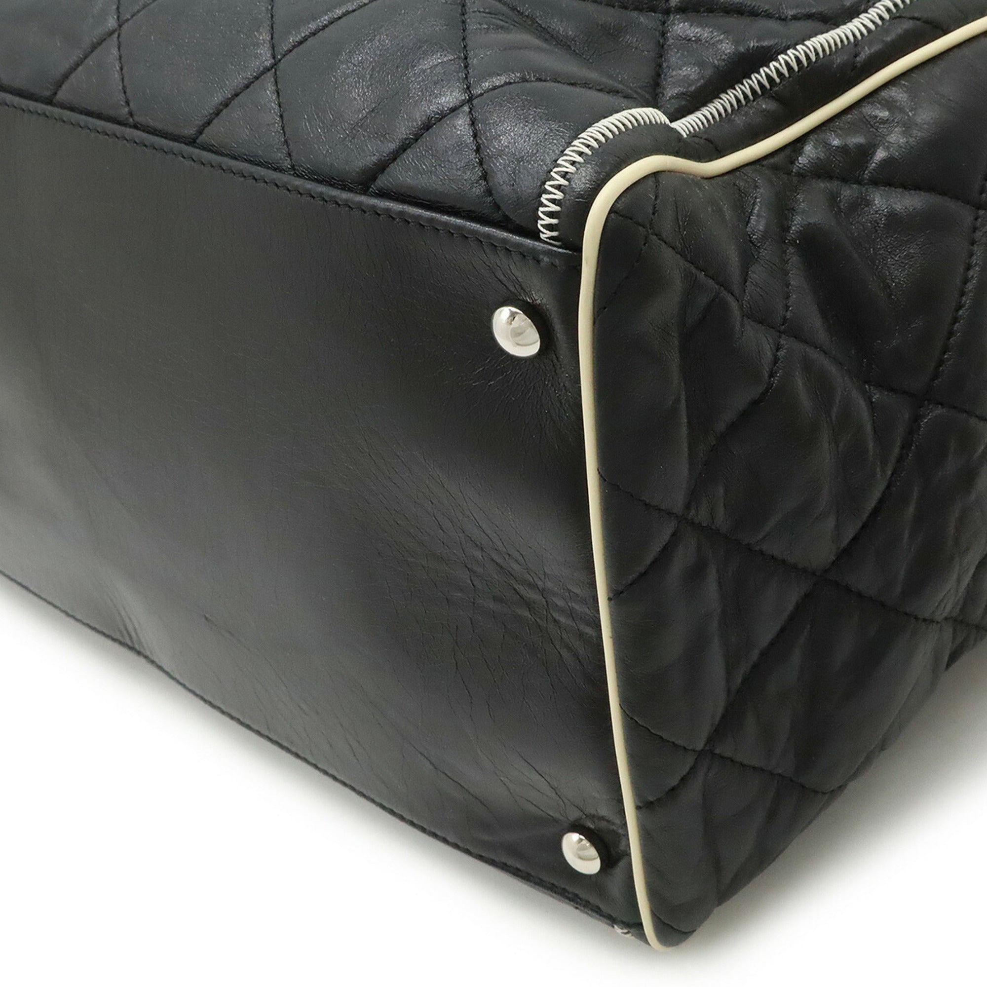 Chanel Black White Leather Tote Bag (Pre-Owned)