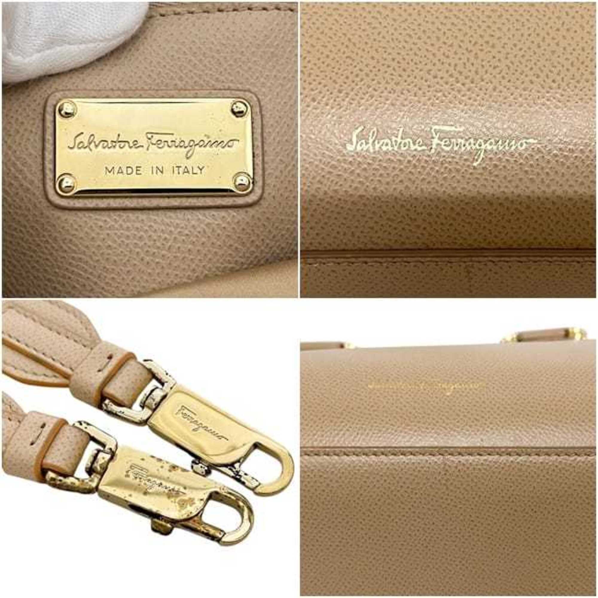Salvatore Ferragamo Beige Leather Handbag Shoulder Bag (Pre-Owned)