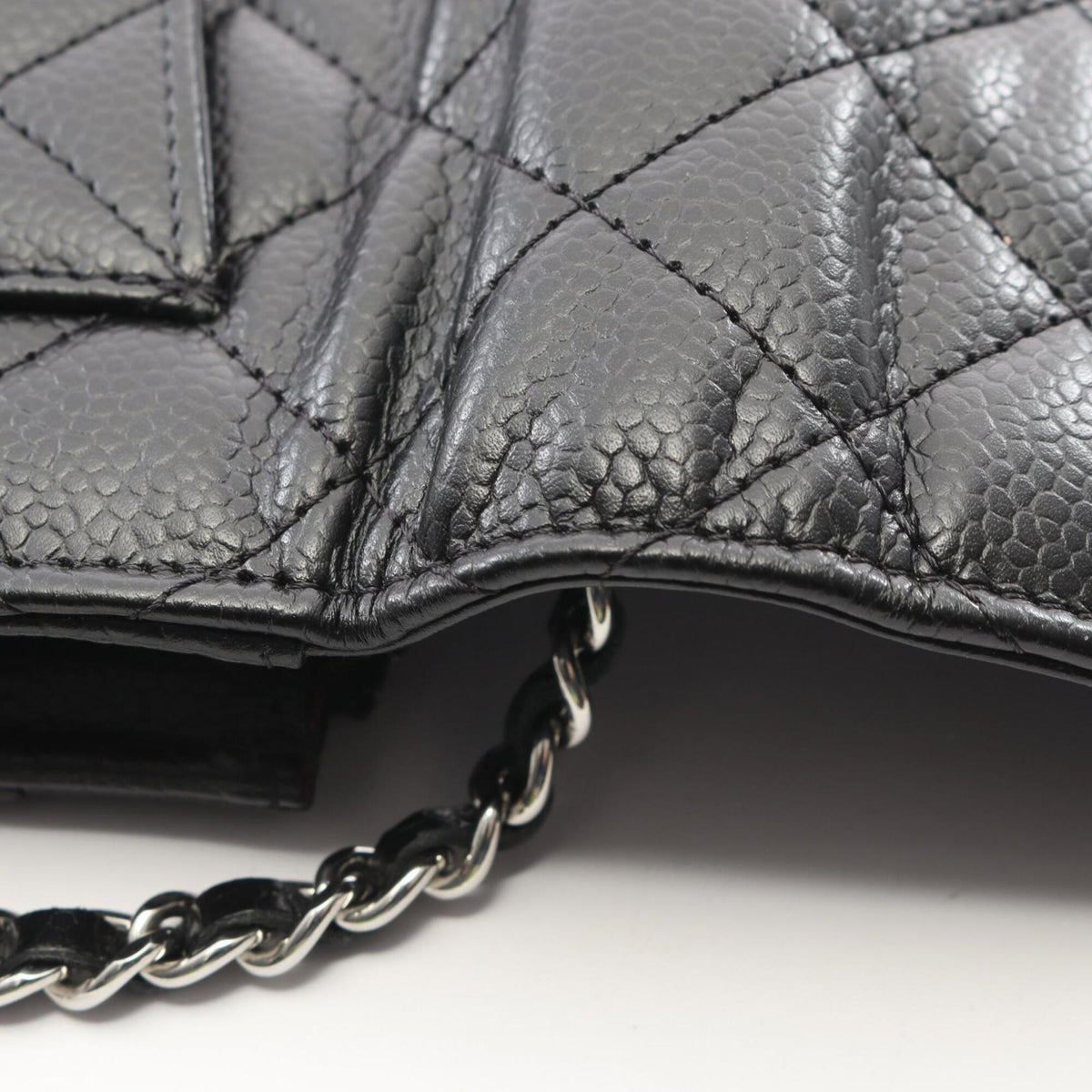 Chanel Black Grained Calfskin Handbag Shoulder Bag (Pre-Owned)