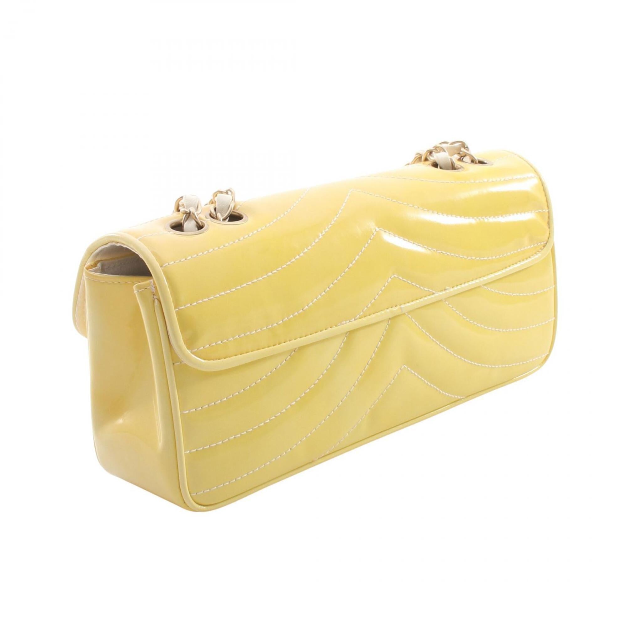 Chanel Yellow Patent Leather Handbag Shoulder Bag (Pre-Owned)