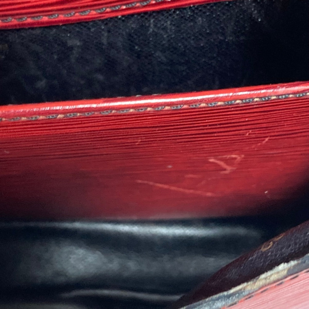 Louis Vuitton Epi Red Color Epi Leather Shoulder Bag (Pre-Owned)