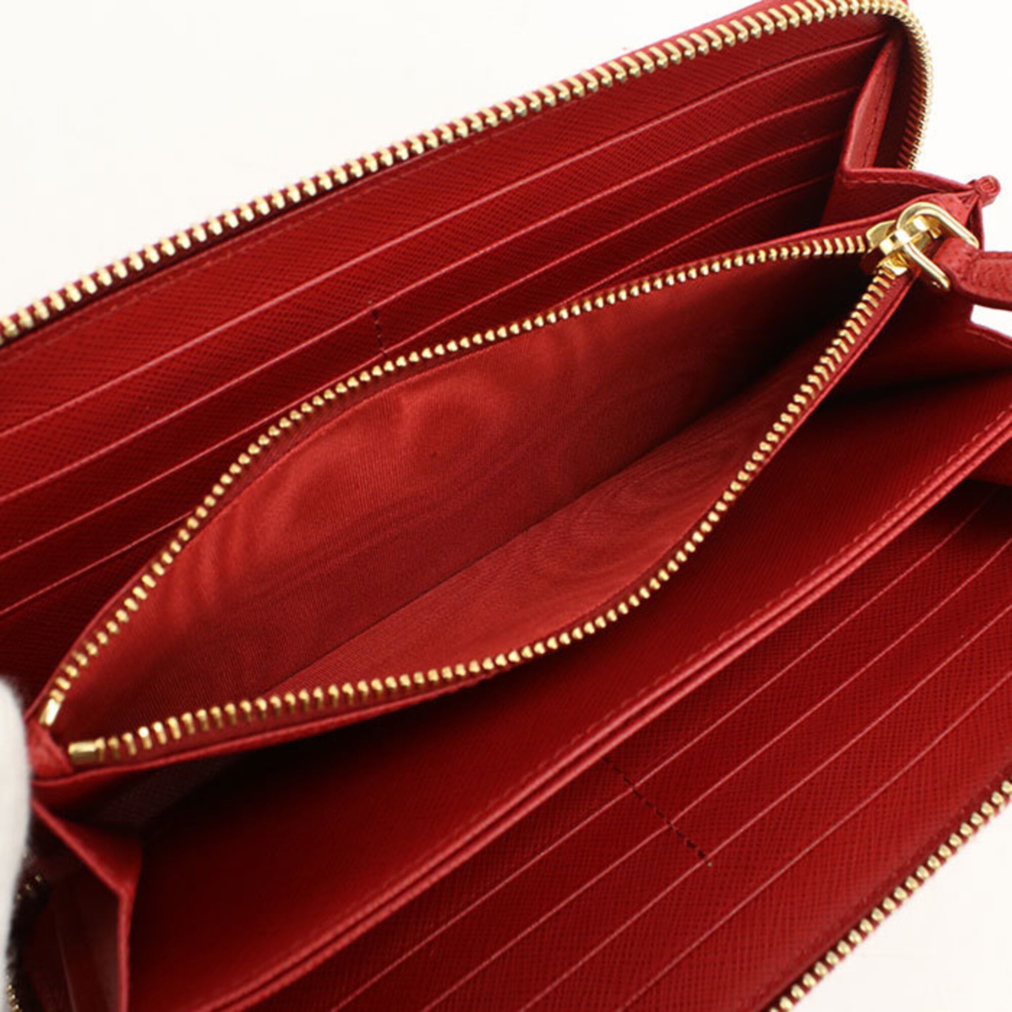 Prada Red Color Leather Long Wallet (Bi-Fold) (Pre-Owned)