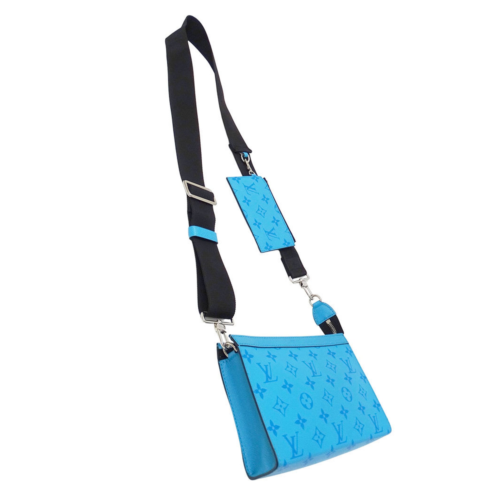 Louis Vuitton Blue Taigarama Handbag Pouch Shoulder Bag (Pre-Owned)
