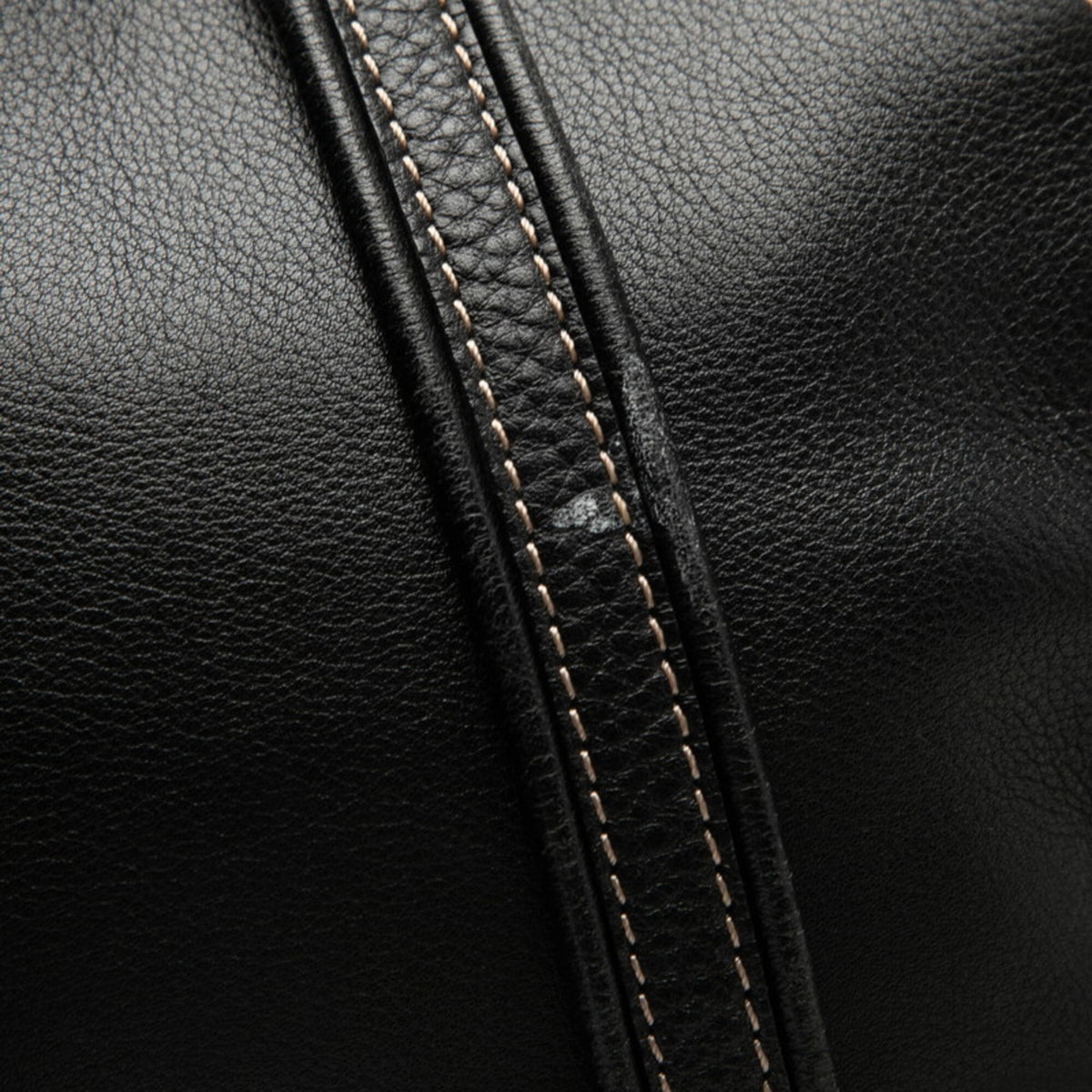 Loewe Black Leather Shoulder Bag (Pre-Owned)