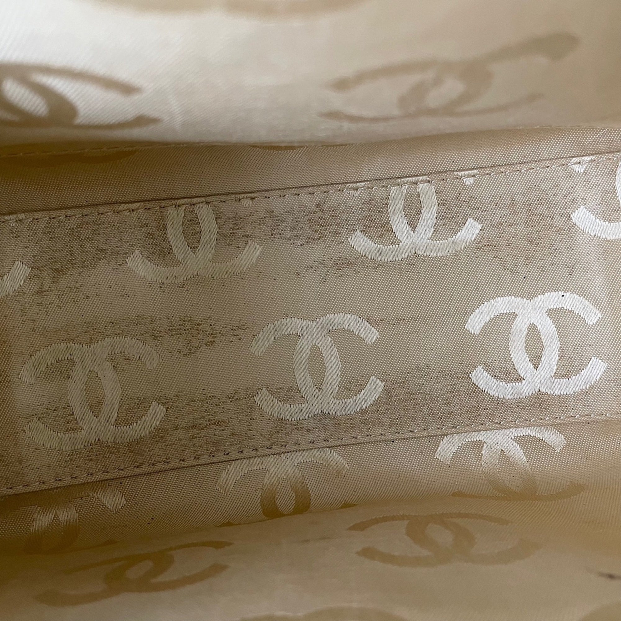 Chanel Beige Handbag (Pre-Owned)