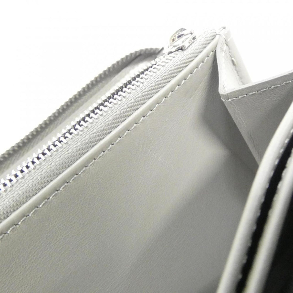Louis Vuitton Mahina Grizzly Mahina Leather Long Wallet (Bi-Fold) (Pre-Owned)
