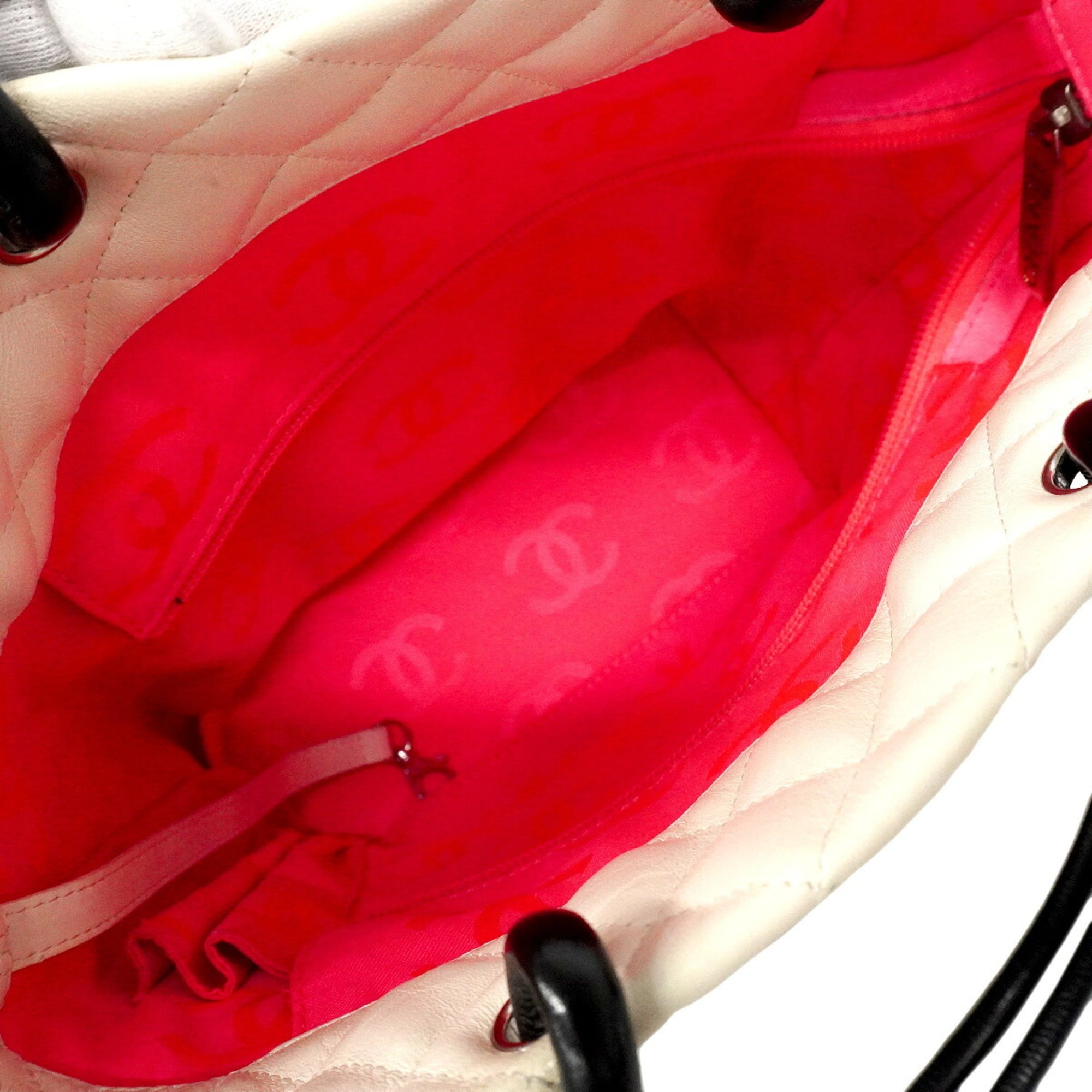Chanel White Leather Tote Bag (Pre-Owned)
