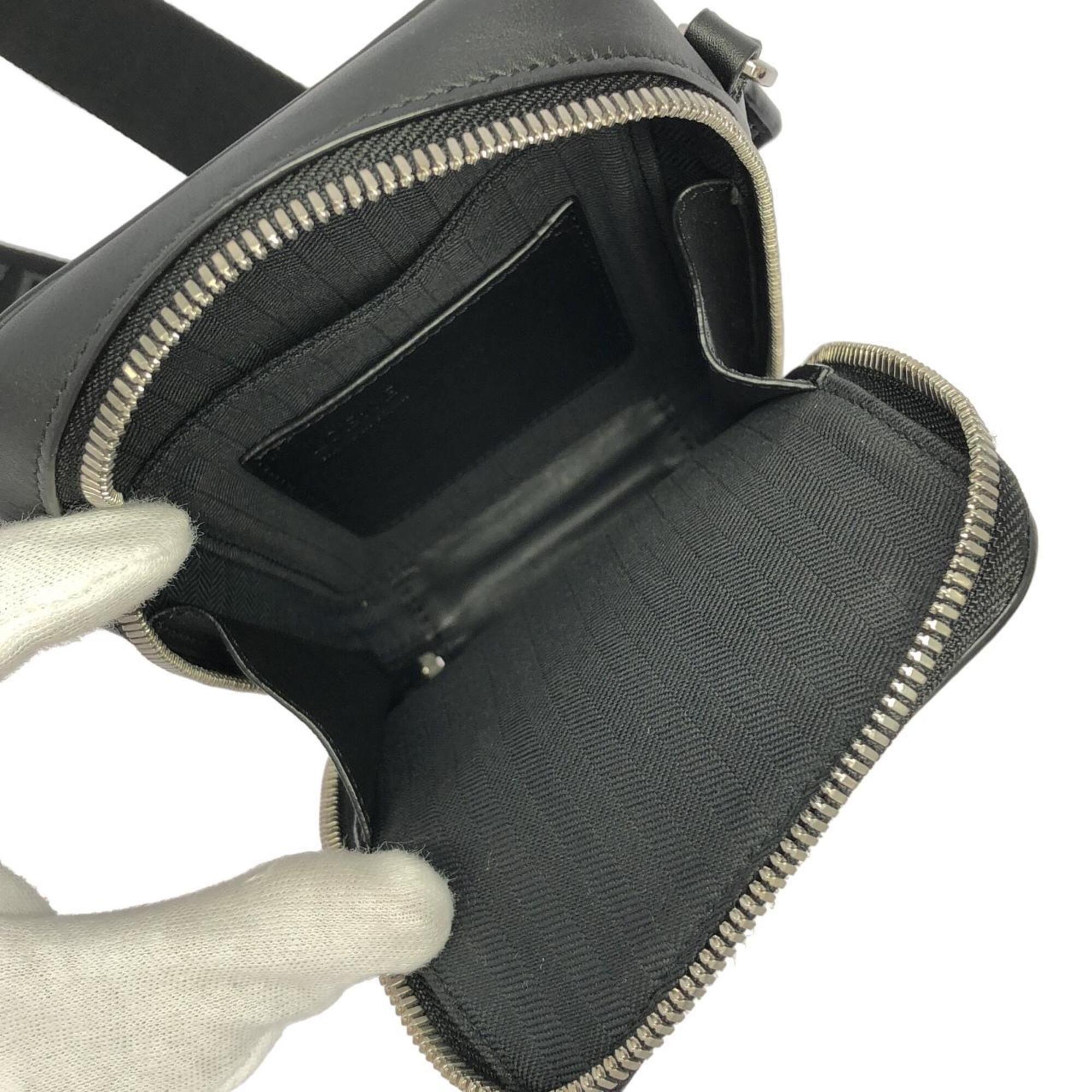 Loewe Black Leather Shoulder Bag (Pre-Owned)