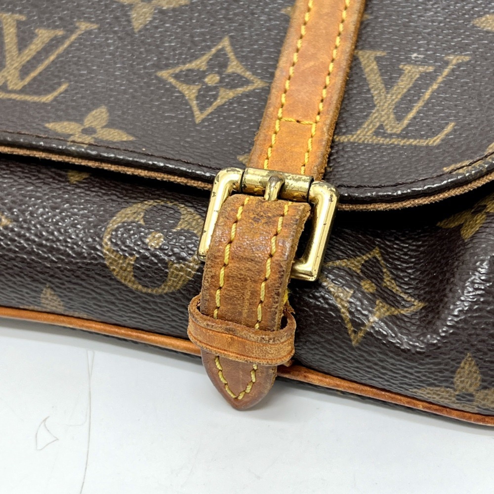 Louis Vuitton Brown Monogram Monogram Pochette Pouch Sling Bag (Pre-Owned)