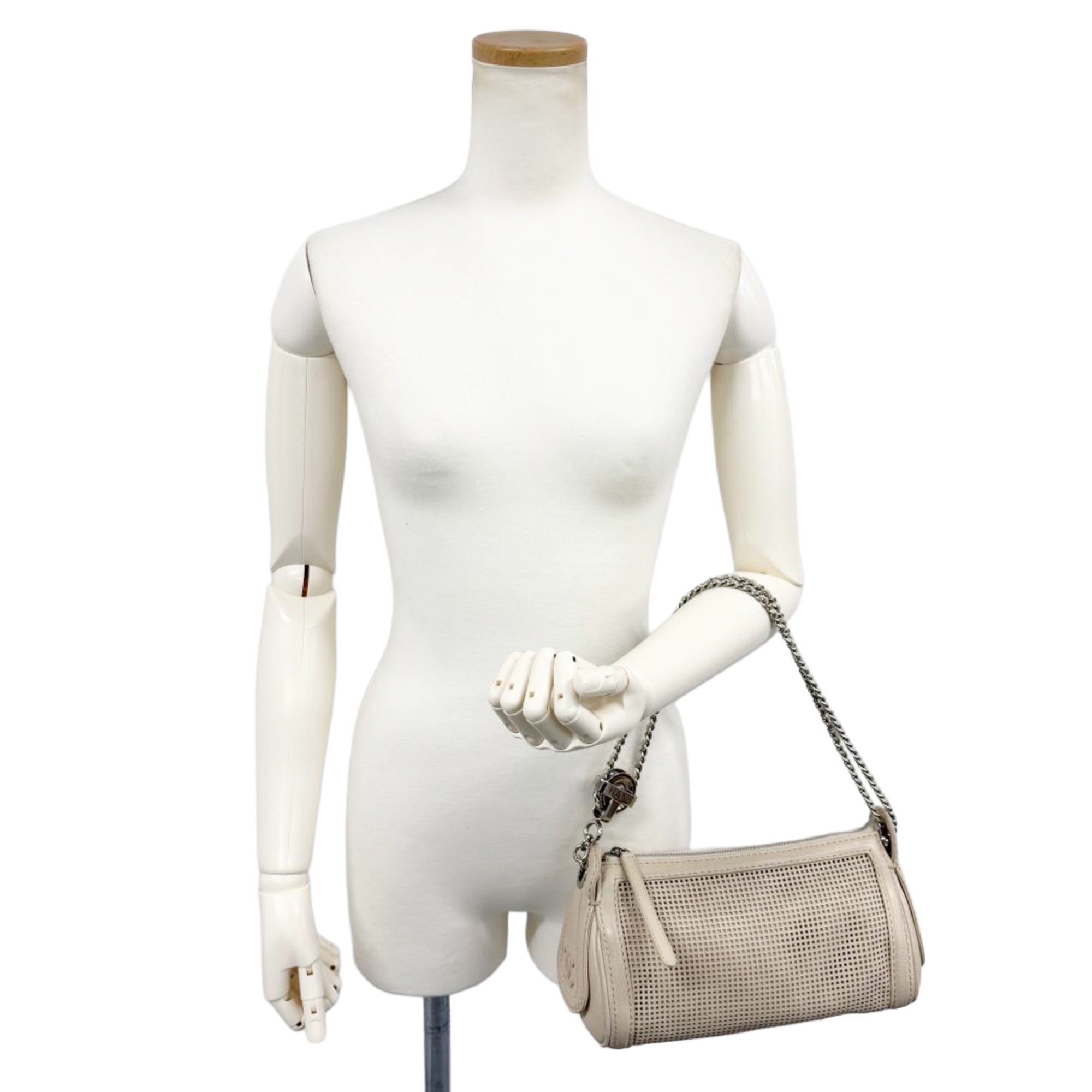 Chanel Beige Grained Calfskin Shoulder Bag (Pre-Owned)