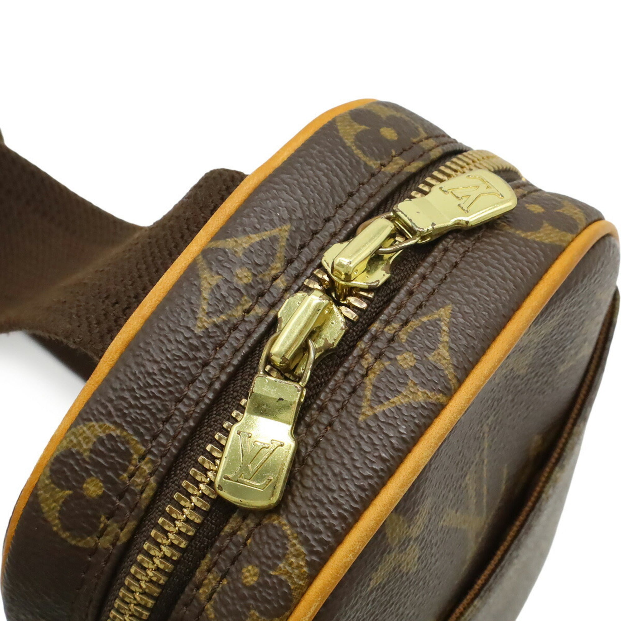 Louis Vuitton Brown Canvas Pochette Shoulder Bag Sling Bag (Pre-Owned)