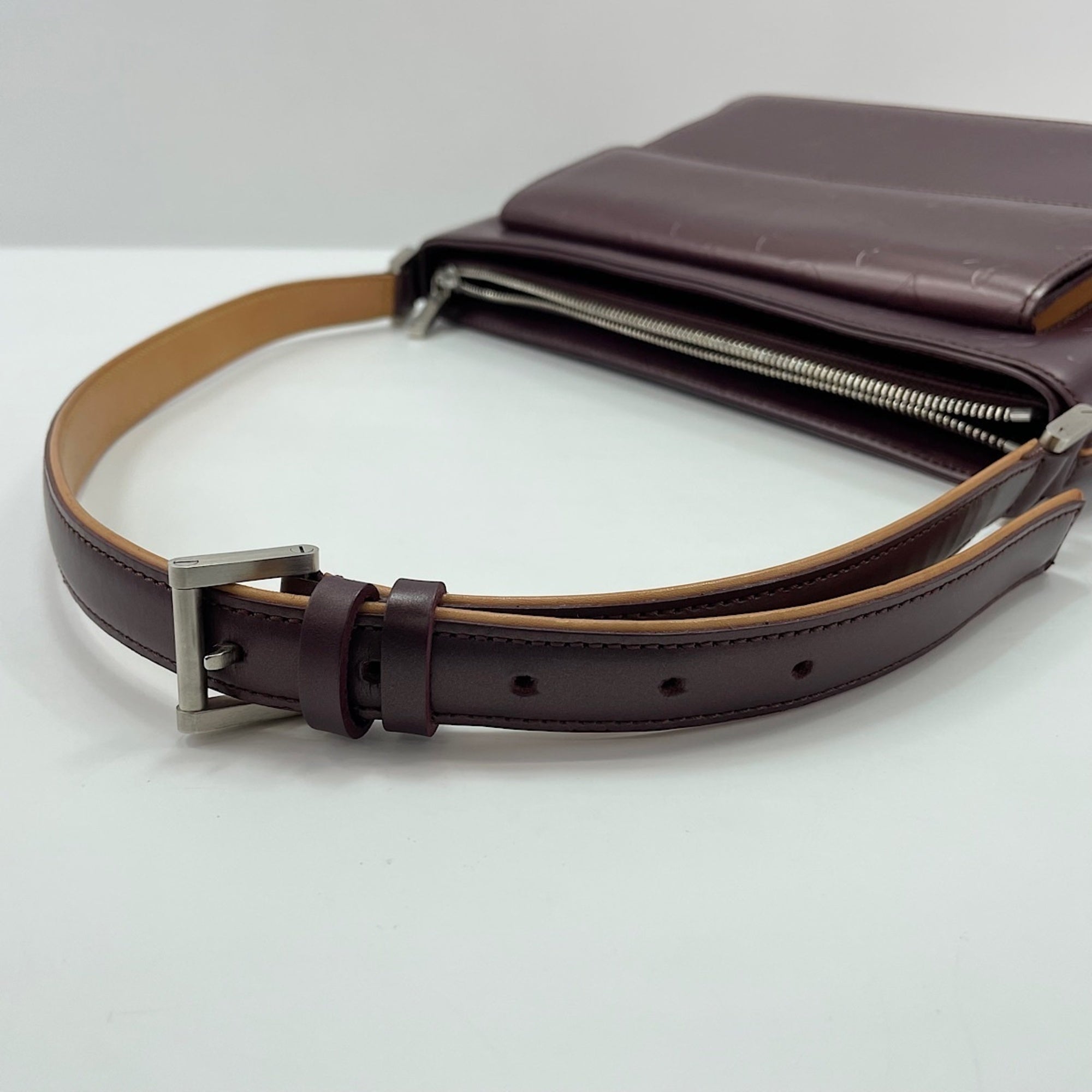 Louis Vuitton Brown Shoulder Bag (Pre-Owned)