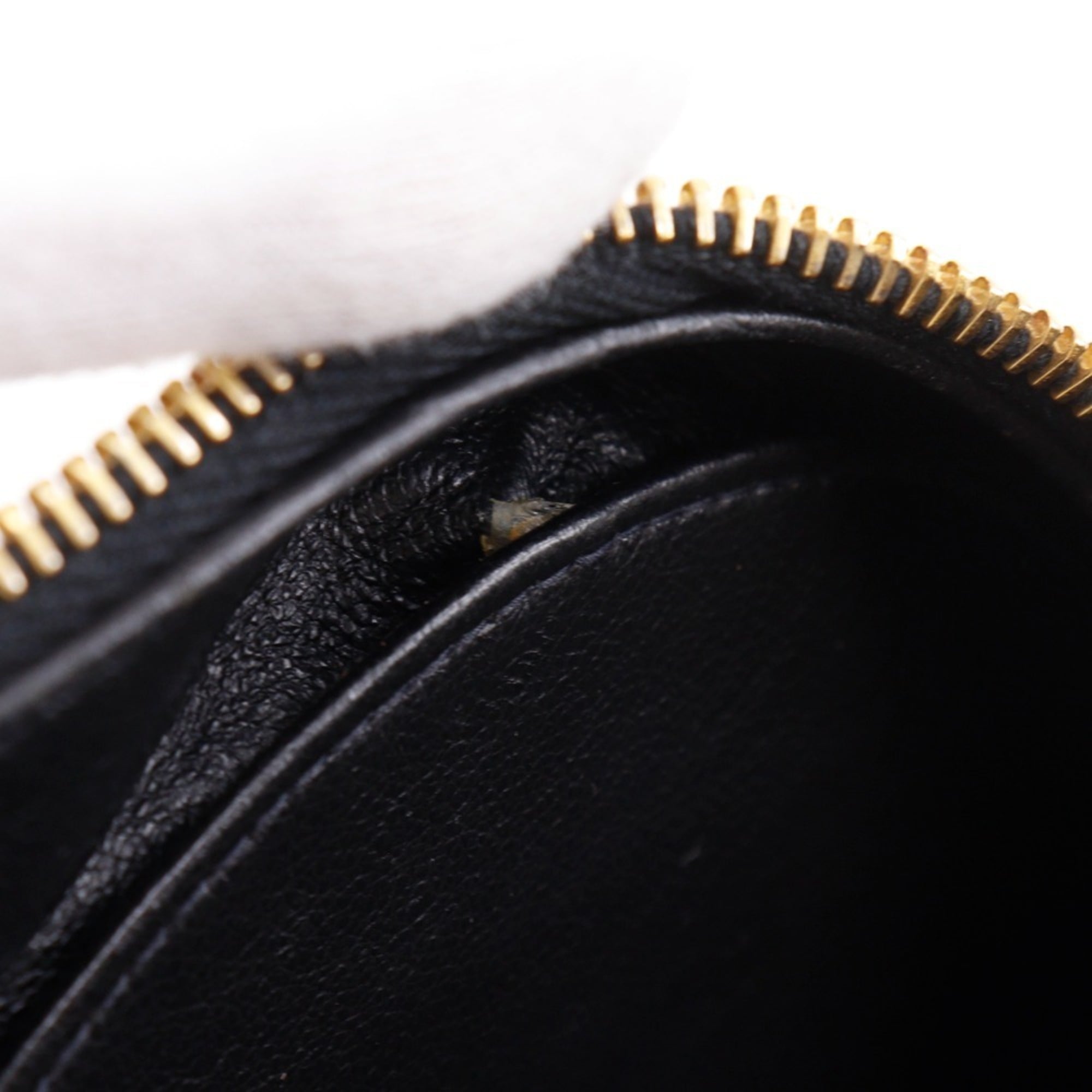 Chanel Black Patent Leather Leather Handbag (Pre-Owned)