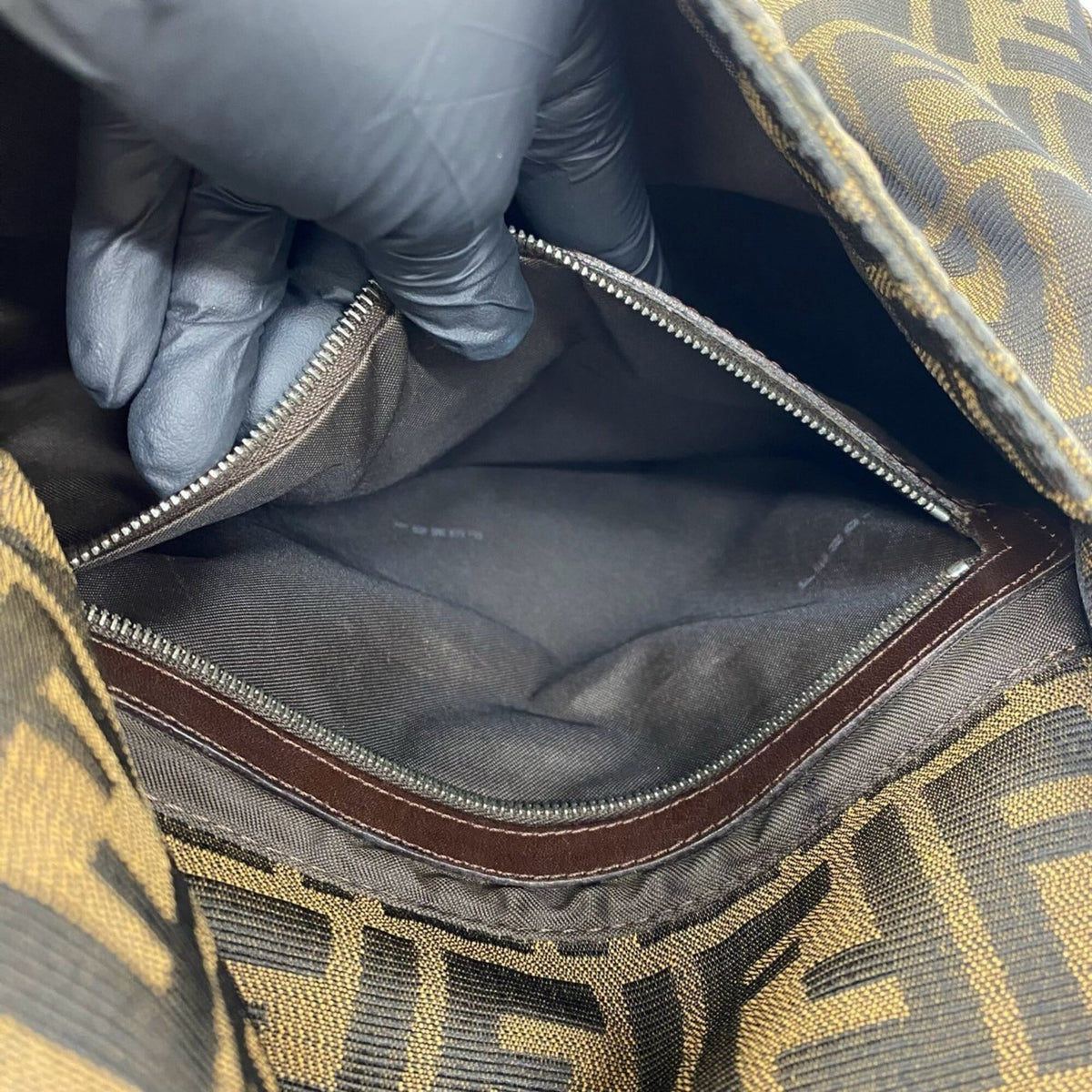 Fendi Black Brown Canvas Leather Shoulder Bag (Pre-Owned)