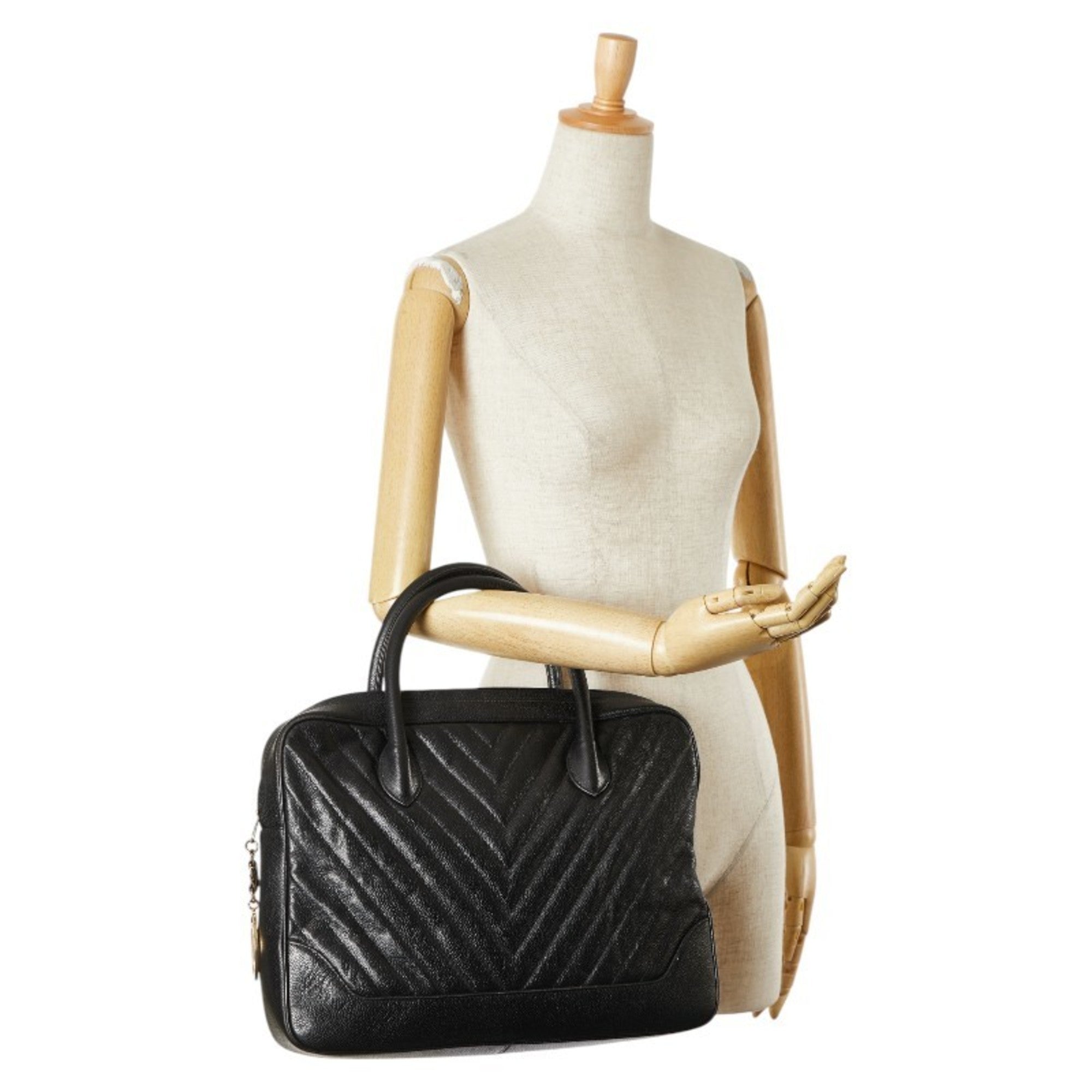 Chanel Black Grained Calfskin Handbag (Pre-Owned)