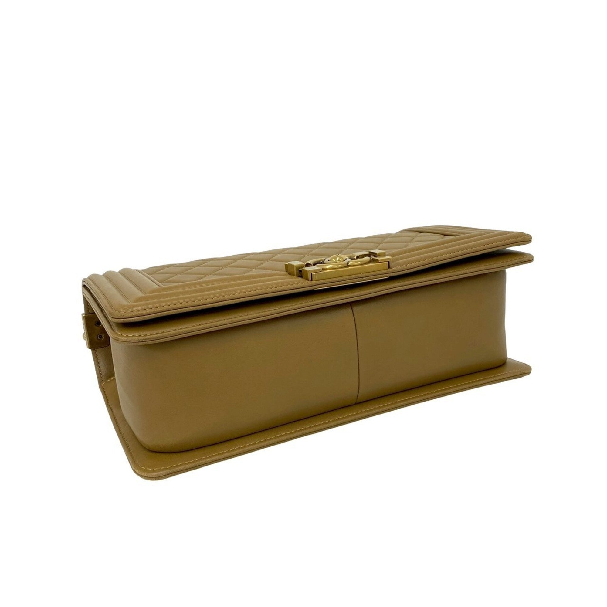 Chanel Brown Leather Shoulder Bag (Pre-Owned)