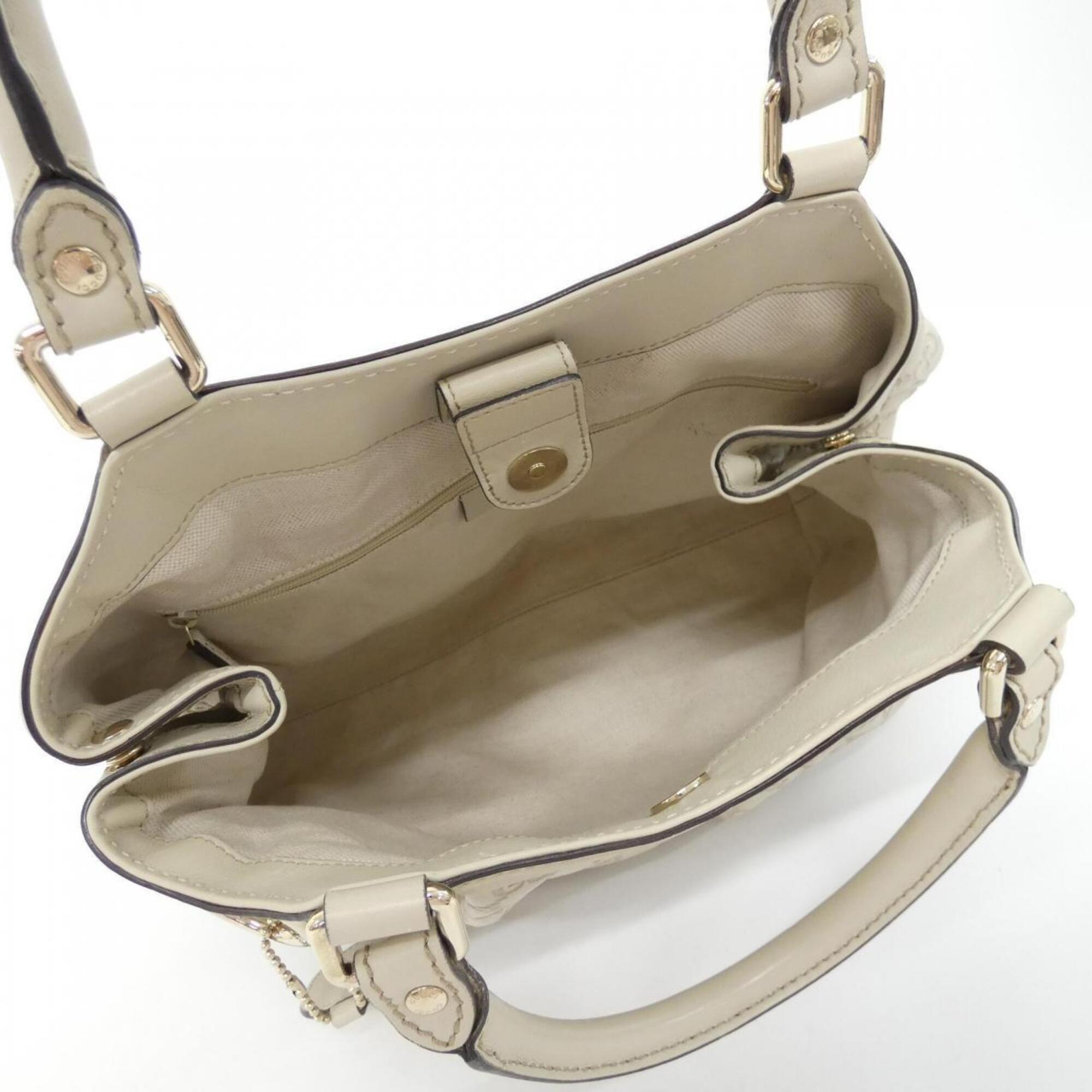 Gucci Off-White Gg Leather Handbag (Pre-Owned)