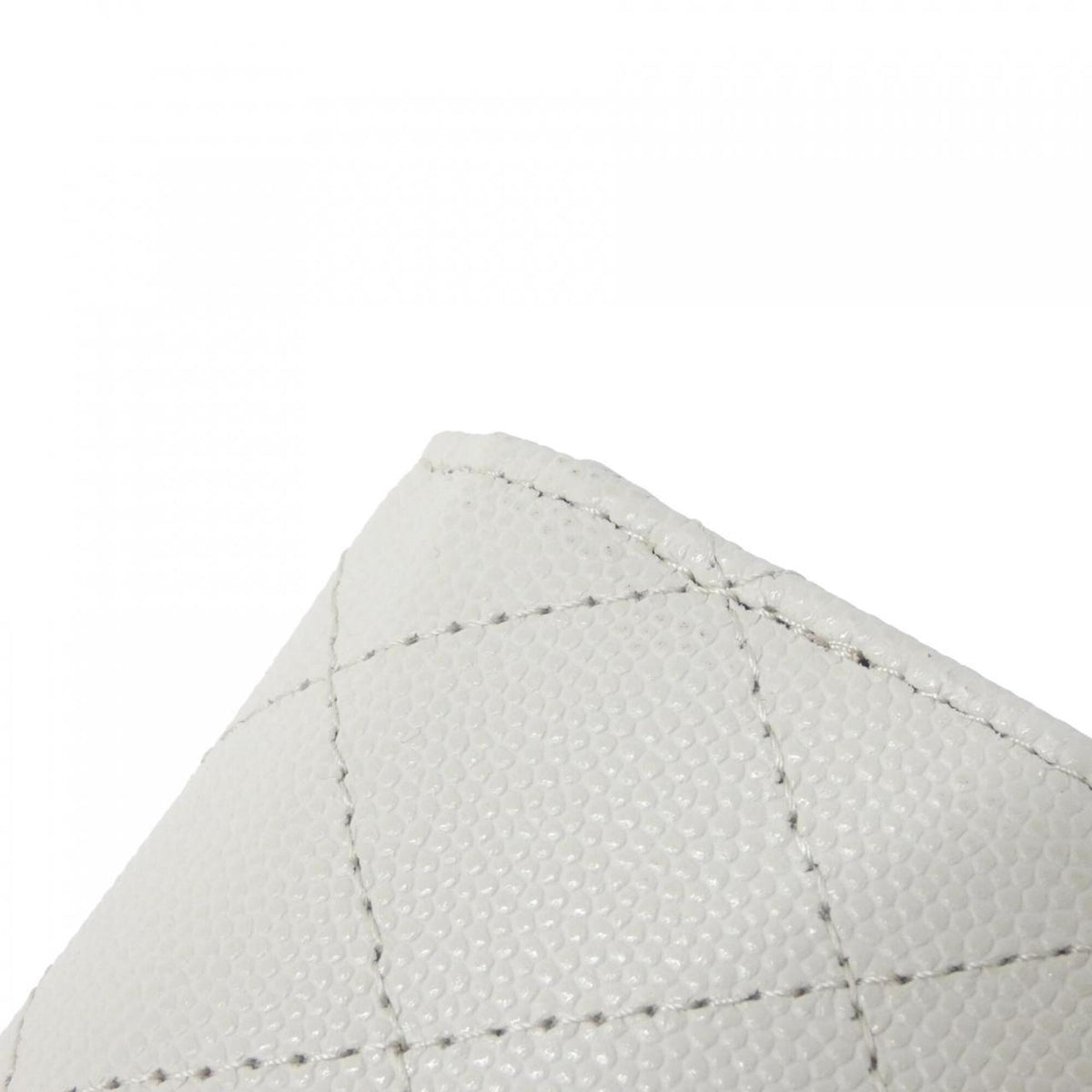 Chanel White Grained Calfskin Wallet (Bi-Fold) (Pre-Owned)