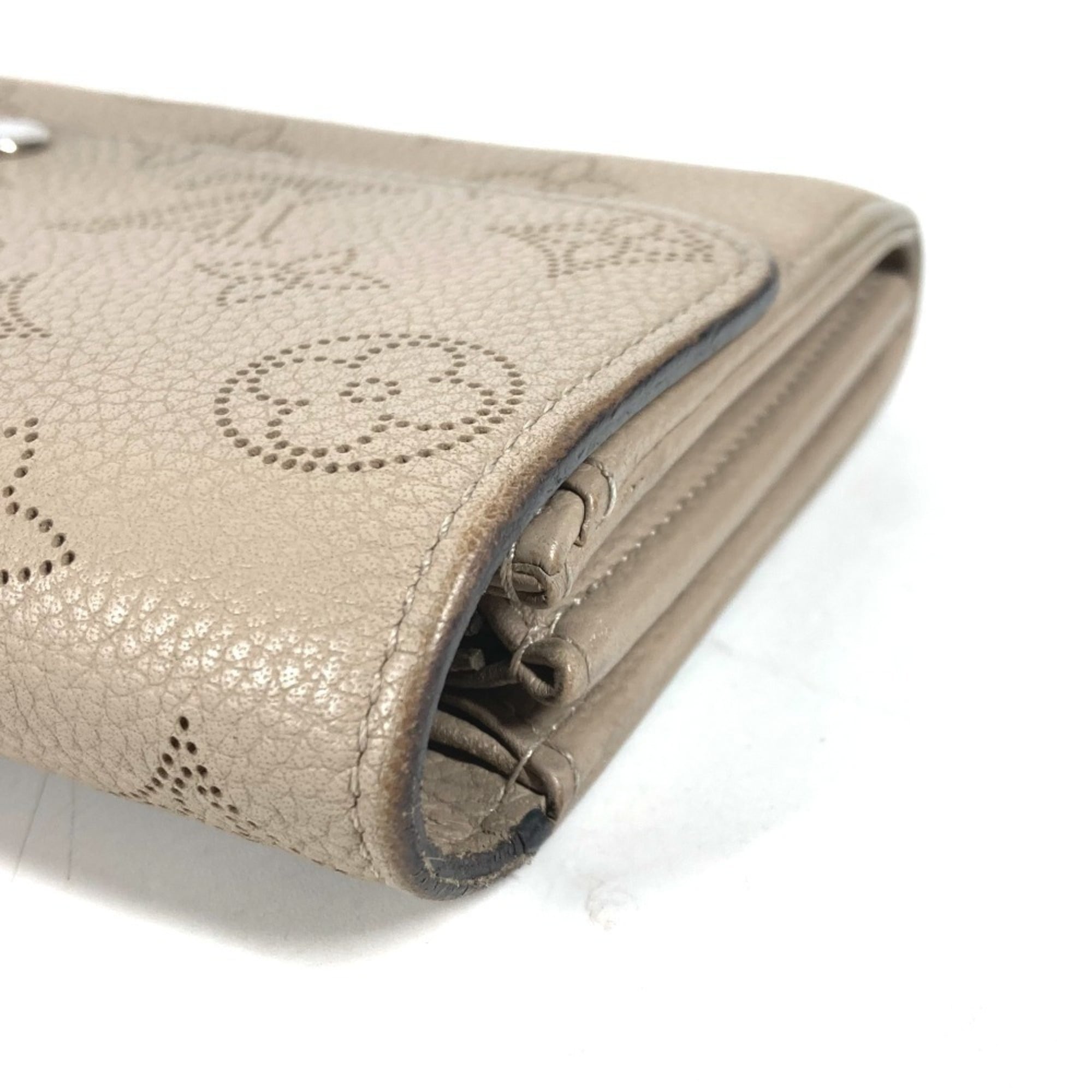 Louis Vuitton Beige Galle Mahina Leather Long Wallet (Bi-Fold) (Pre-Owned)