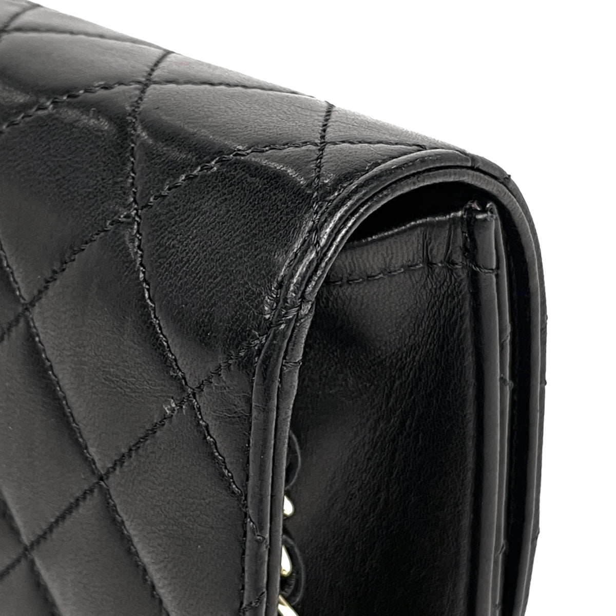 Chanel Black Leather Shoulder Bag (Pre-Owned)