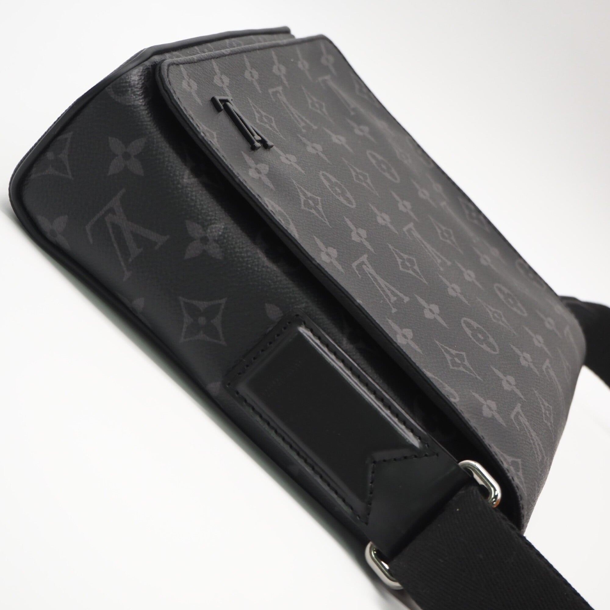 Louis Vuitton Monogram Eclipse Black Gray Coated Canvas Leather Shoulder Bag (Pre-Owned)
