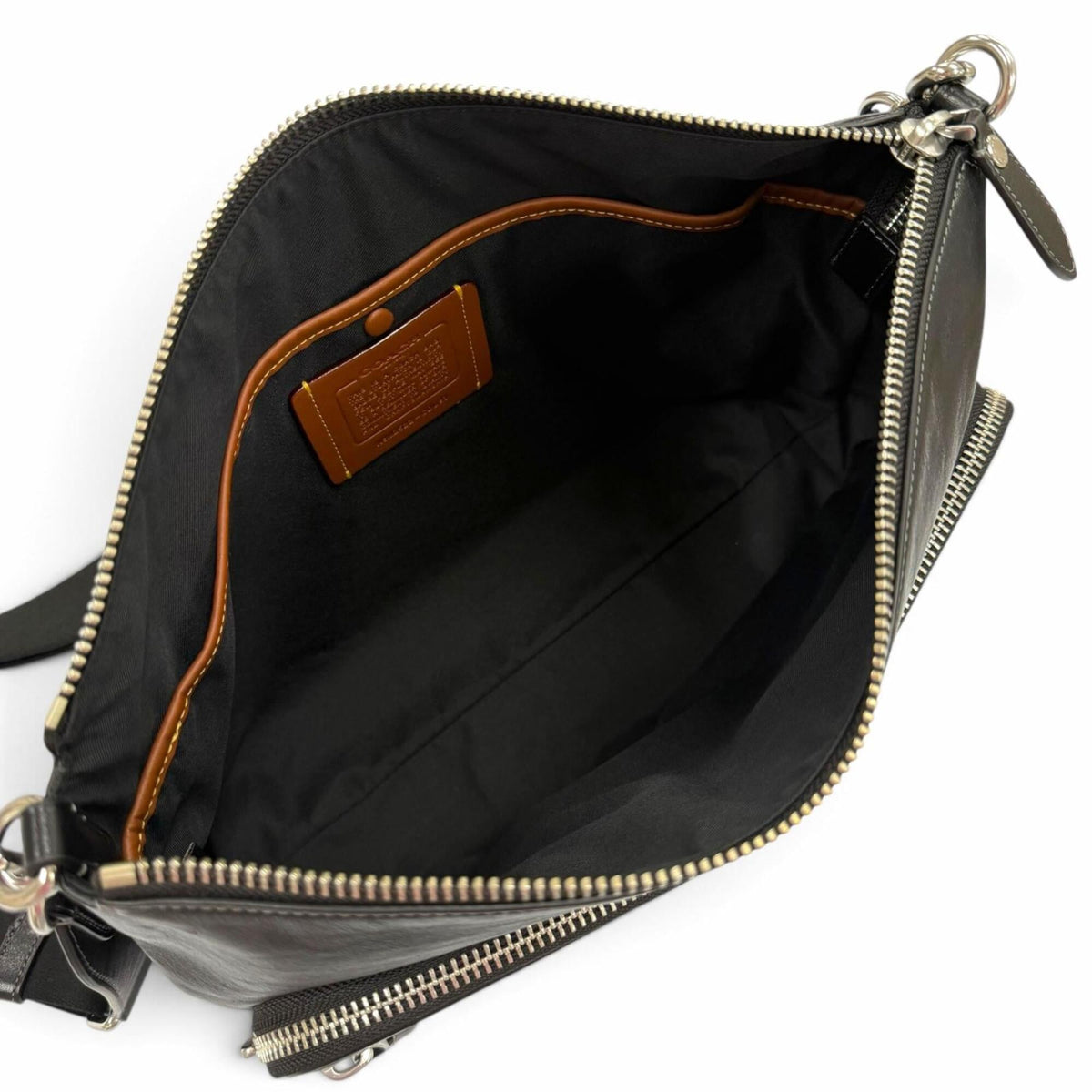 Coach Black Leather Shoulder Bag (Pre-Owned)