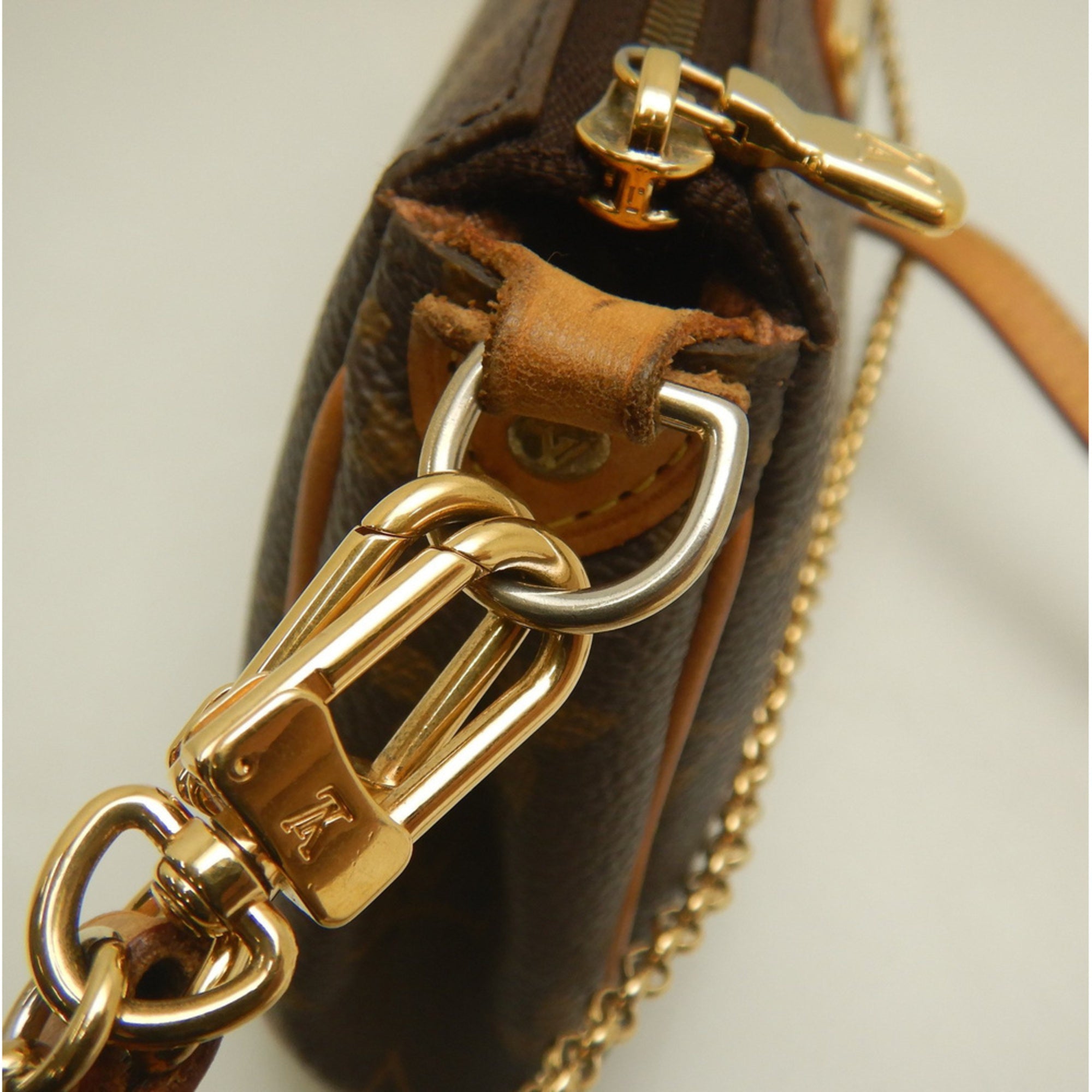Louis Vuitton Monogram Brown Monogram Shoulder Bag (Pre-Owned)