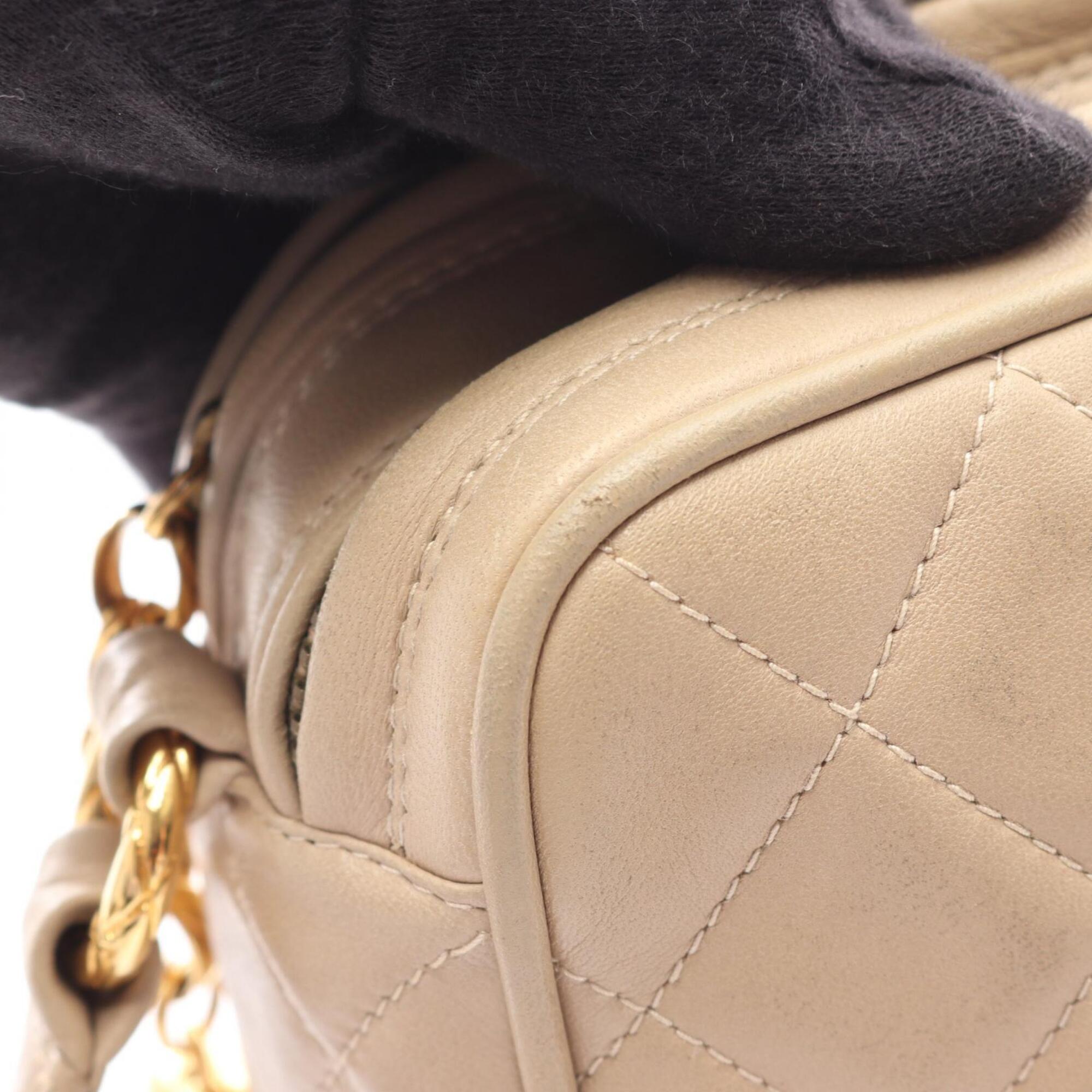 Chanel Beige Leather Handbag Shoulder Bag (Pre-Owned)