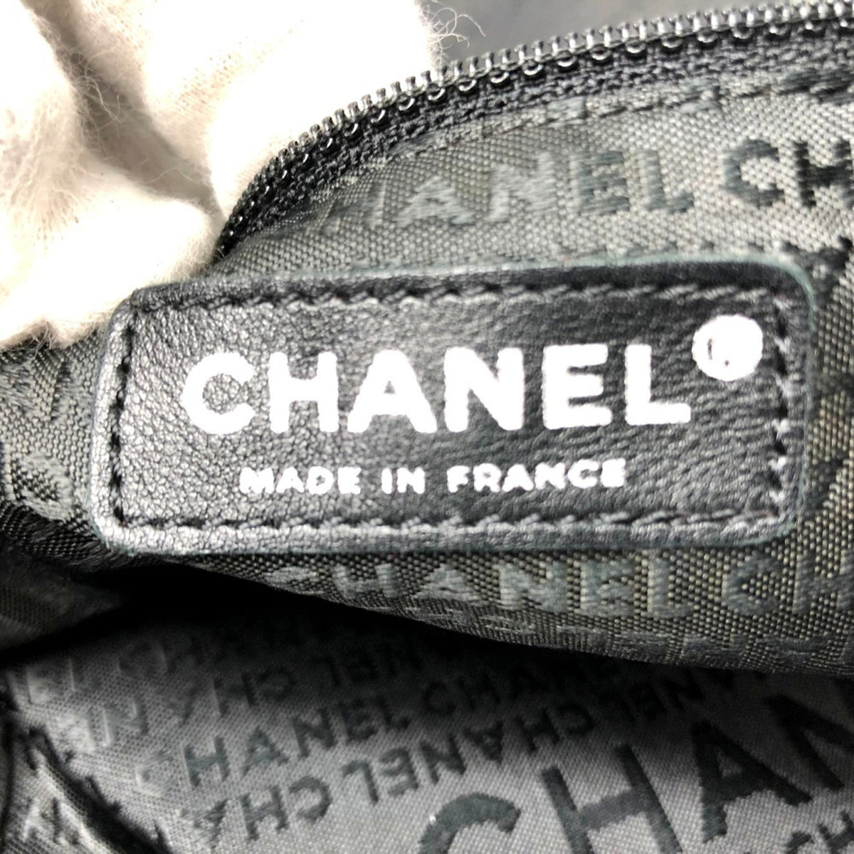 Chanel Black Shoulder Bag (Pre-Owned)