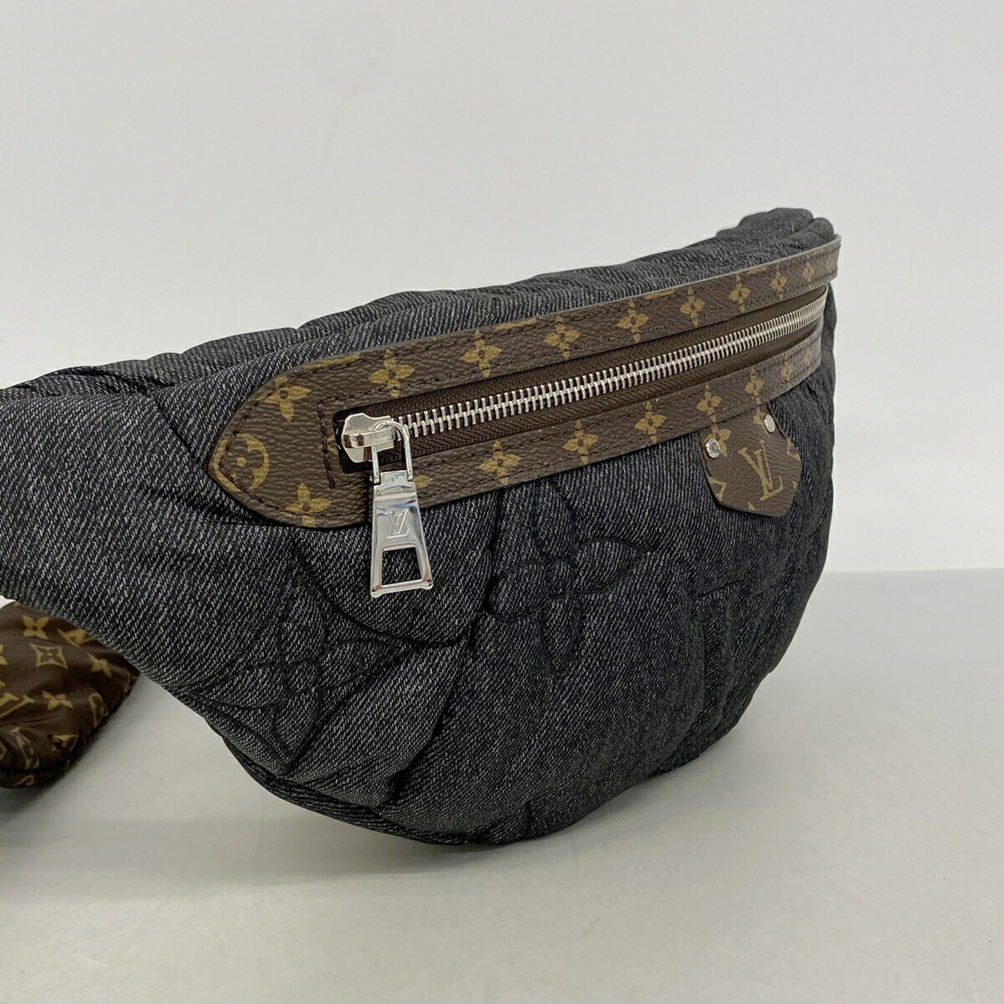 Louis Vuitton Brown Navy Sling Bag (Pre-Owned)