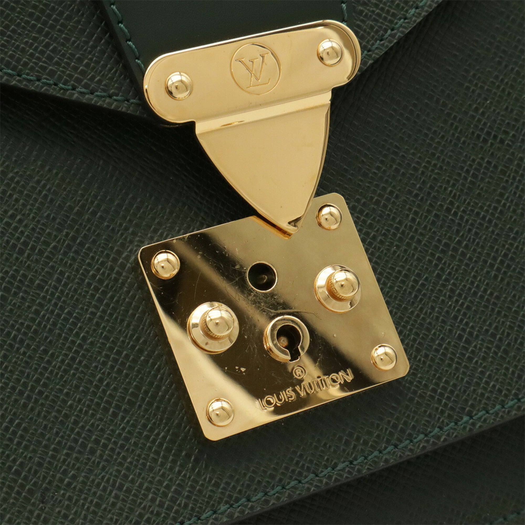 Louis Vuitton Episea Green Taiga Leather Handbag Shoulder Bag (Pre-Owned)