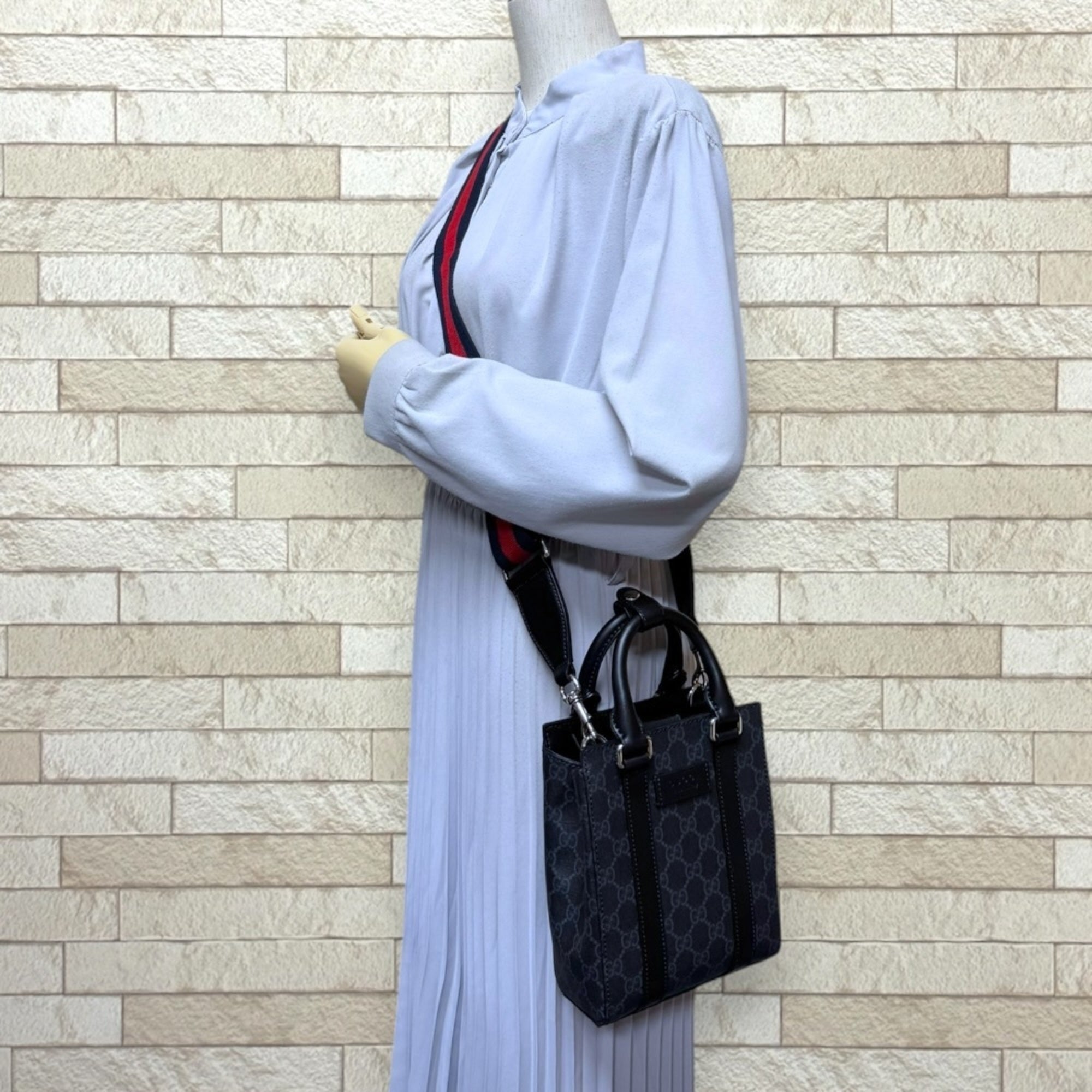 Gucci Black Gray Gg Supreme Canvas Shoulder Bag (Pre-Owned)