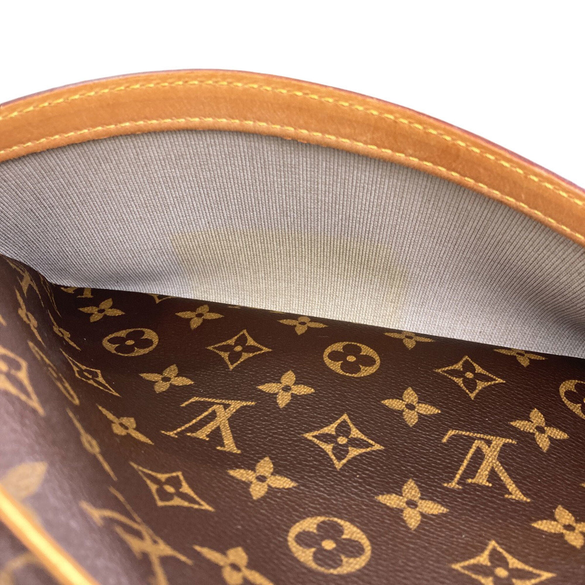 Louis Vuitton Monogram Monogram Canvas Shoulder Bag (Pre-Owned)