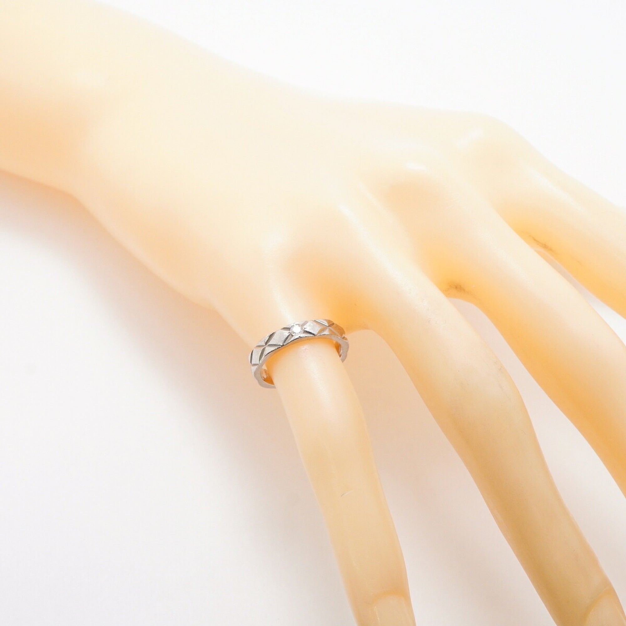 Chanel Platinum 950 Band Ring (Pre-Owned)