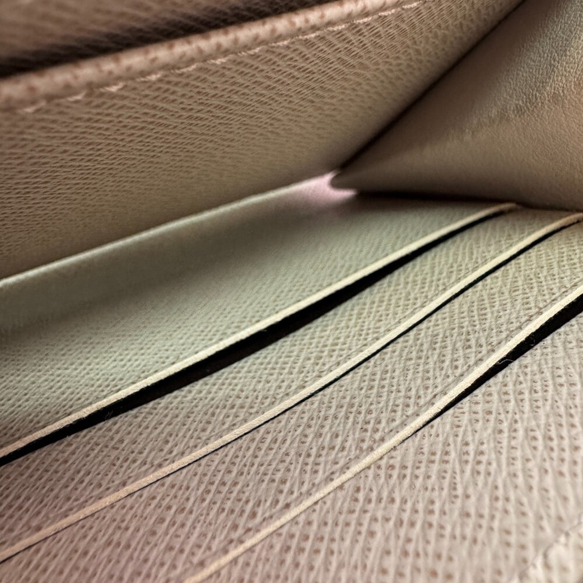 Louis Vuitton Beige Galle Leather Long Wallet (Tri-Fold) (Pre-Owned)