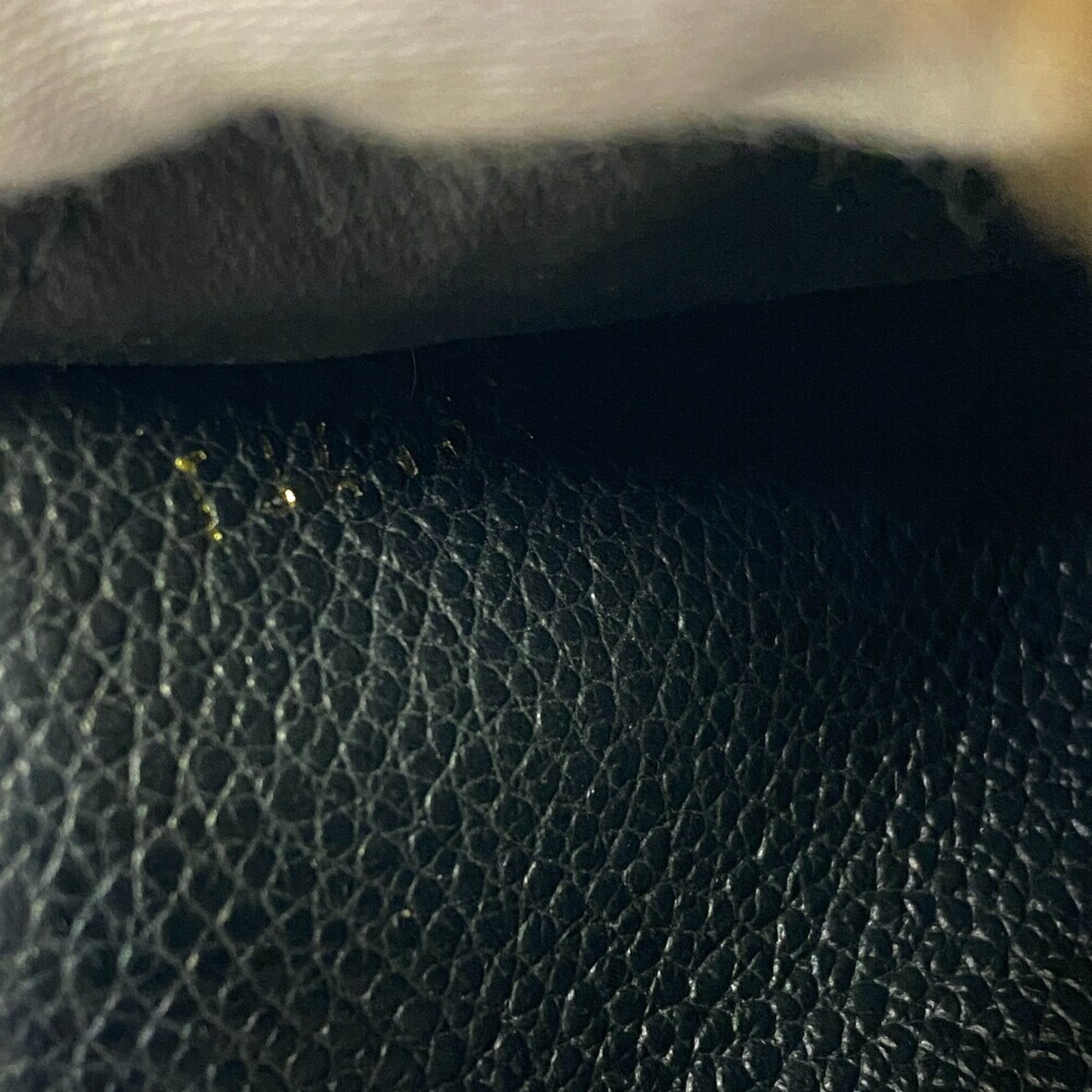Louis Vuitton Black Leather Pochette (Pre-Owned)