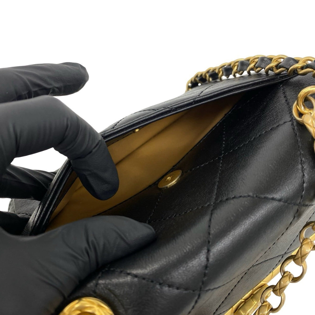 Chanel Black Leather Handbag Shoulder Bag (Pre-Owned)
