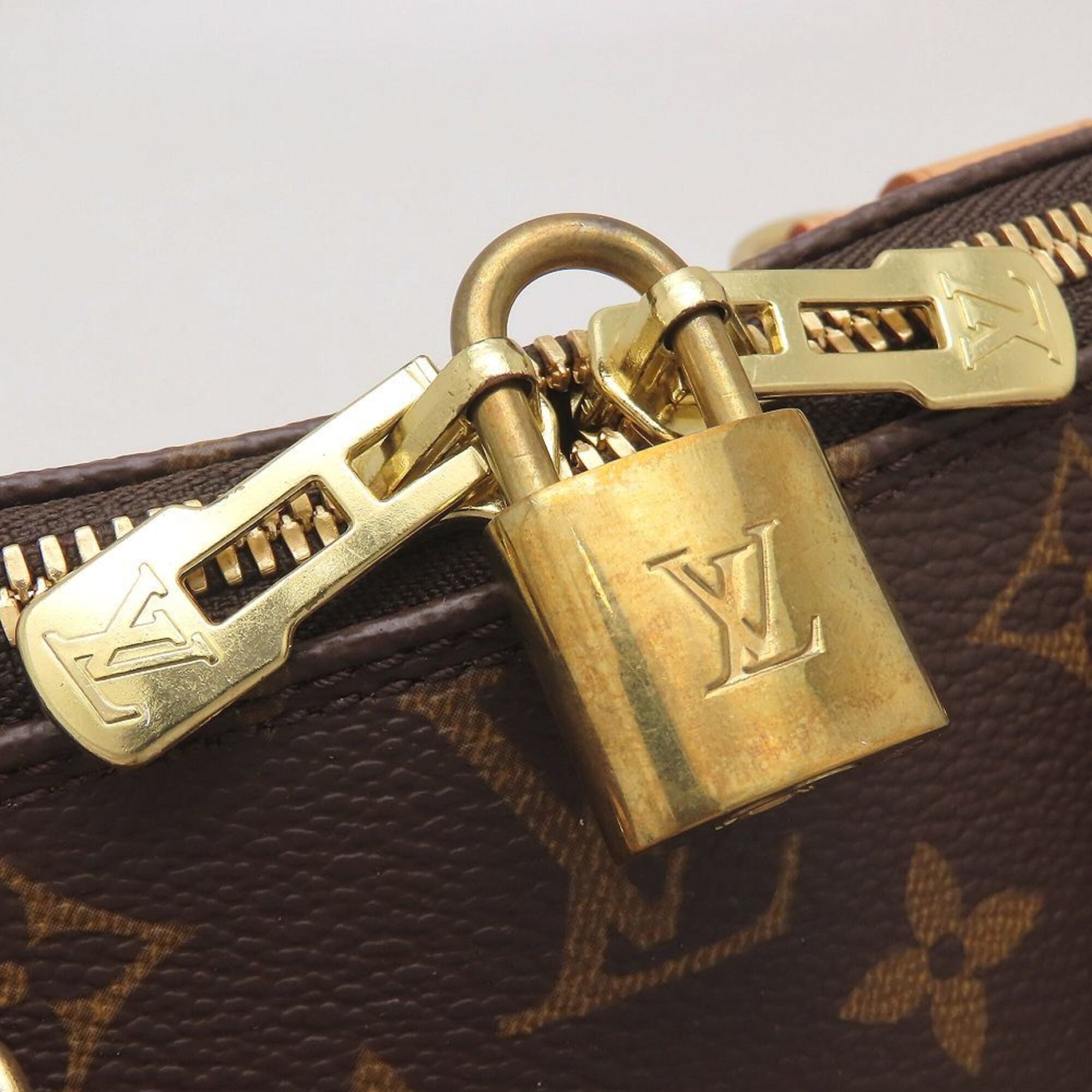 Louis Vuitton Brown Monogram Canvas Handbag (Pre-Owned)