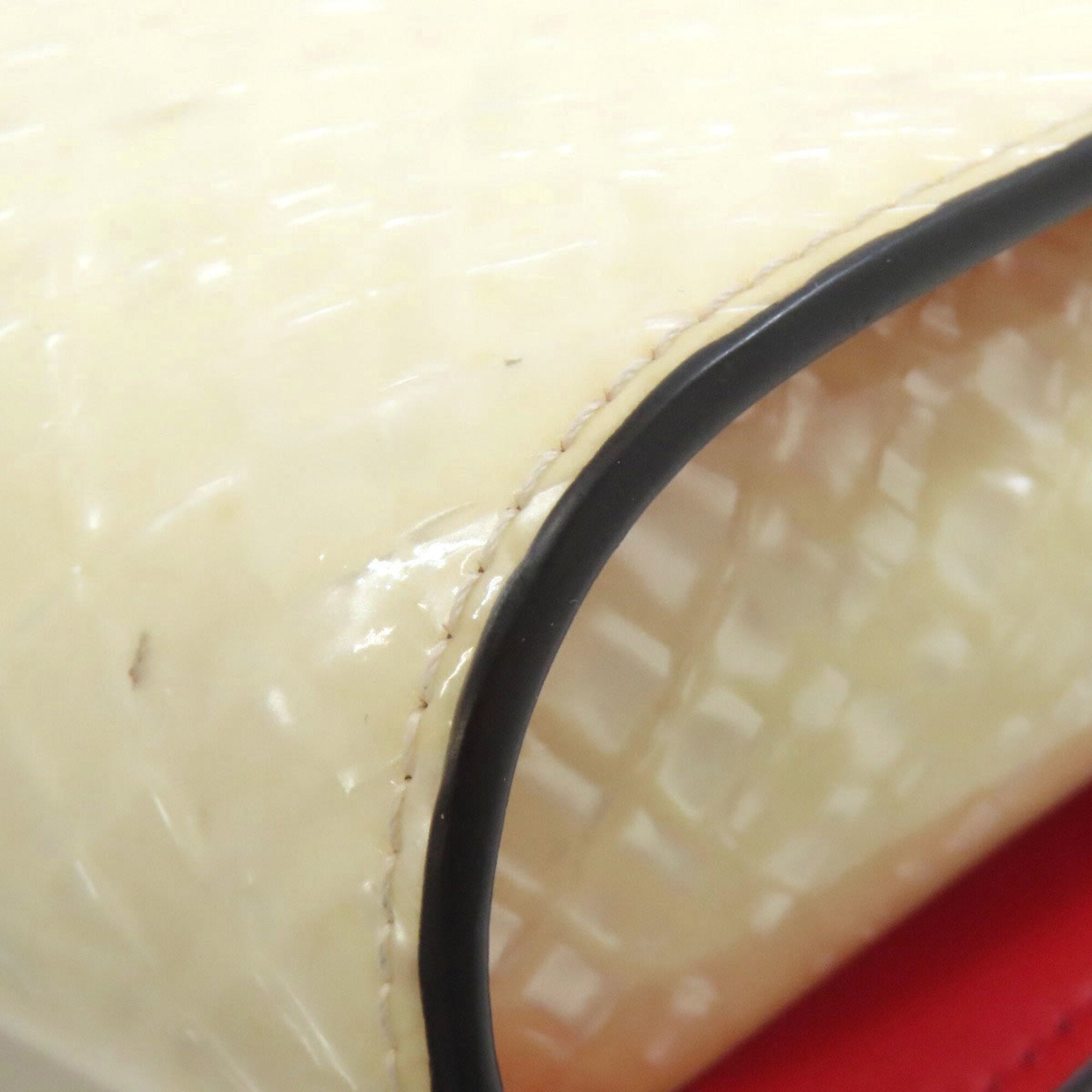 Christian Louboutin White Leather Shoulder Bag (Pre-Owned)