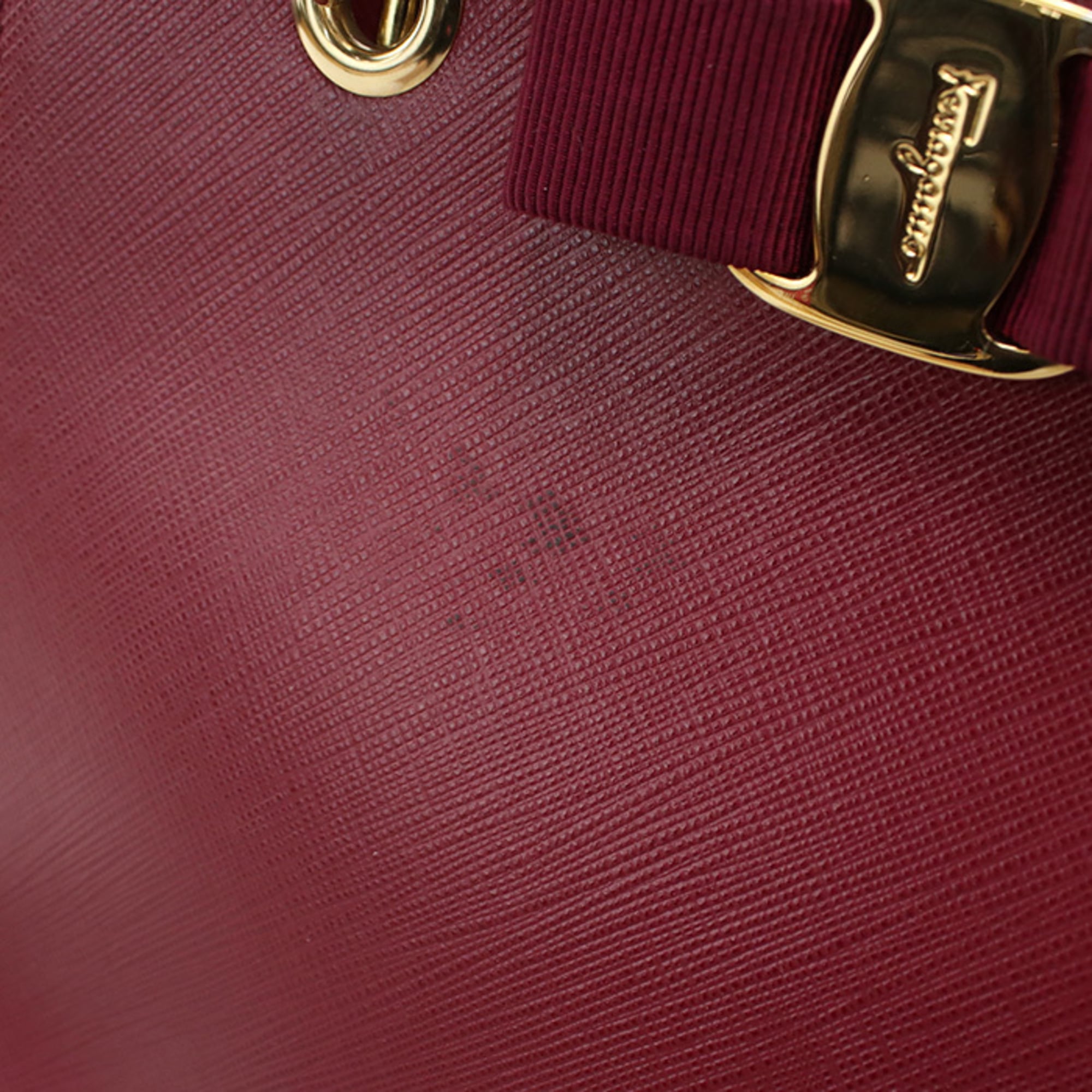 Salvatore Ferragamo Red Color Wine Leather Tote Bag (Pre-Owned)