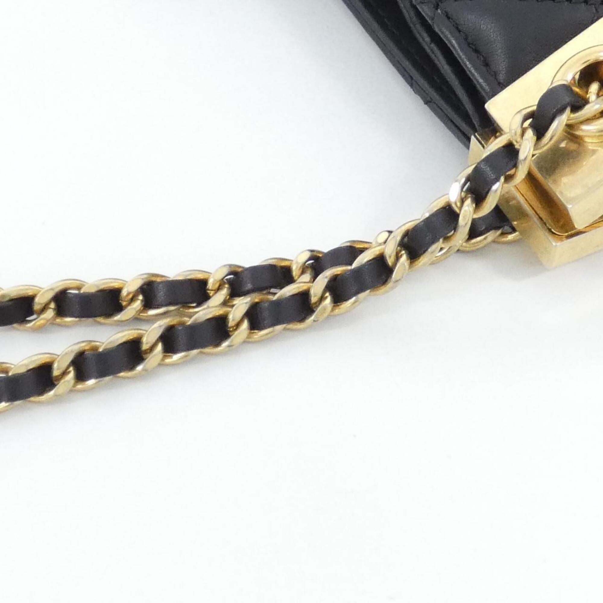 Chanel Black Leather Shoulder Bag (Pre-Owned)