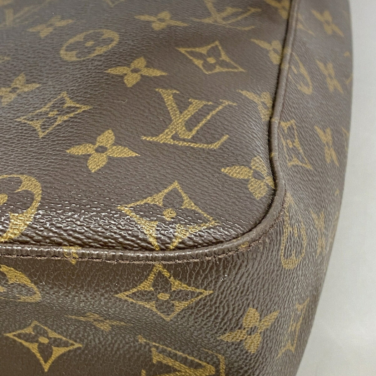 Louis Vuitton Brown Shoulder Bag (Pre-Owned)