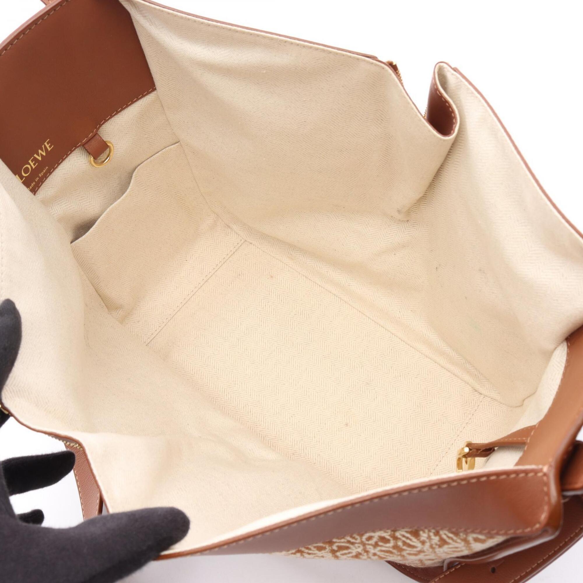 Loewe Brown White Leather Handbag (Pre-Owned)