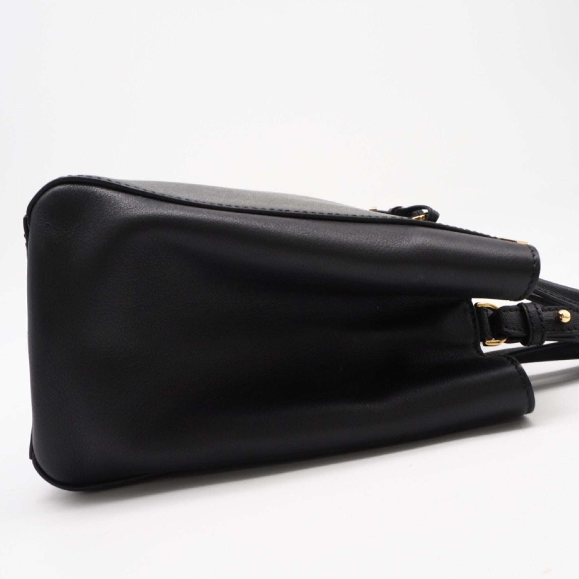 Fendi Black Leather Handbag (Pre-Owned)